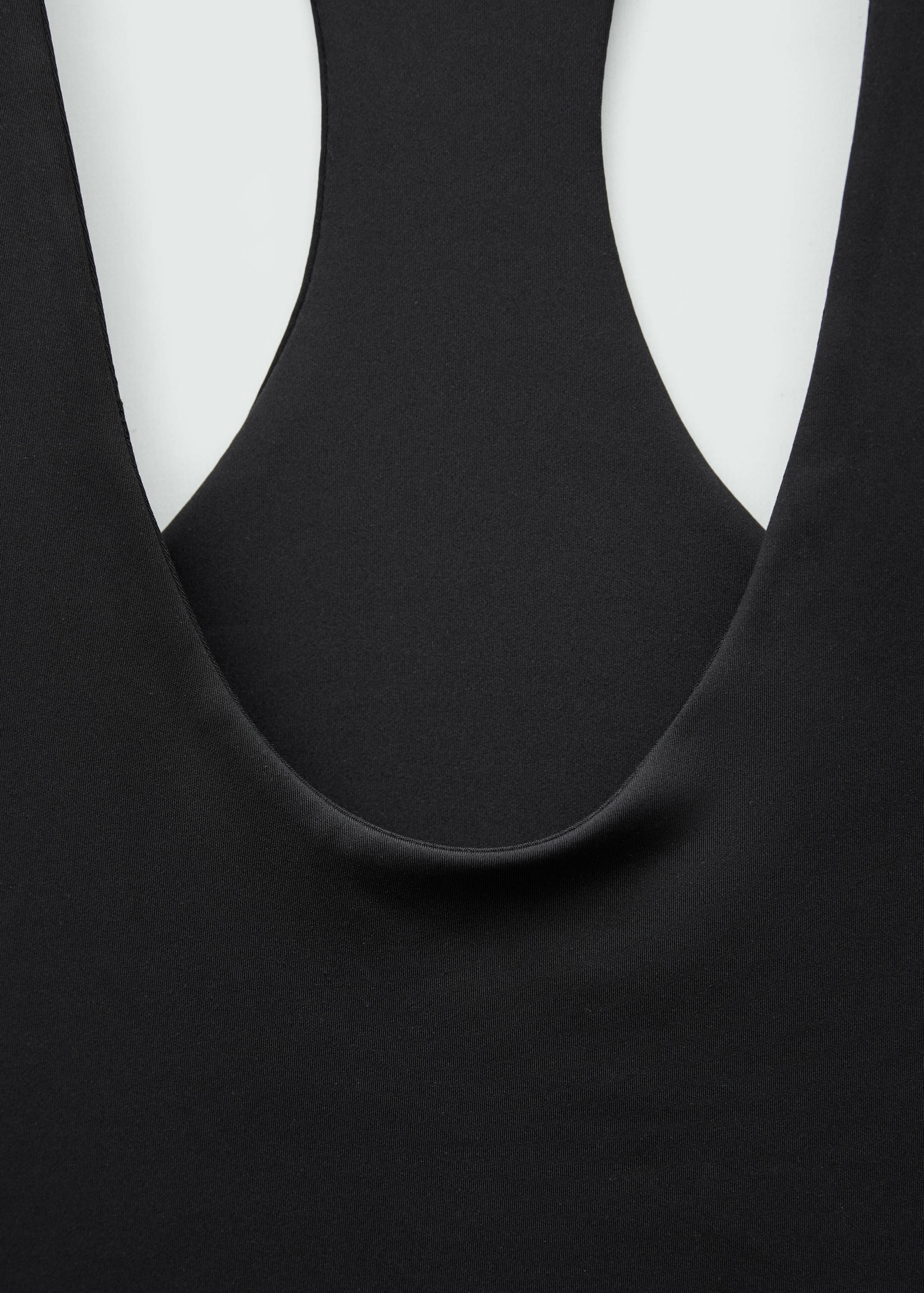 Body met diep decolleté - Detail van het artikel 8
