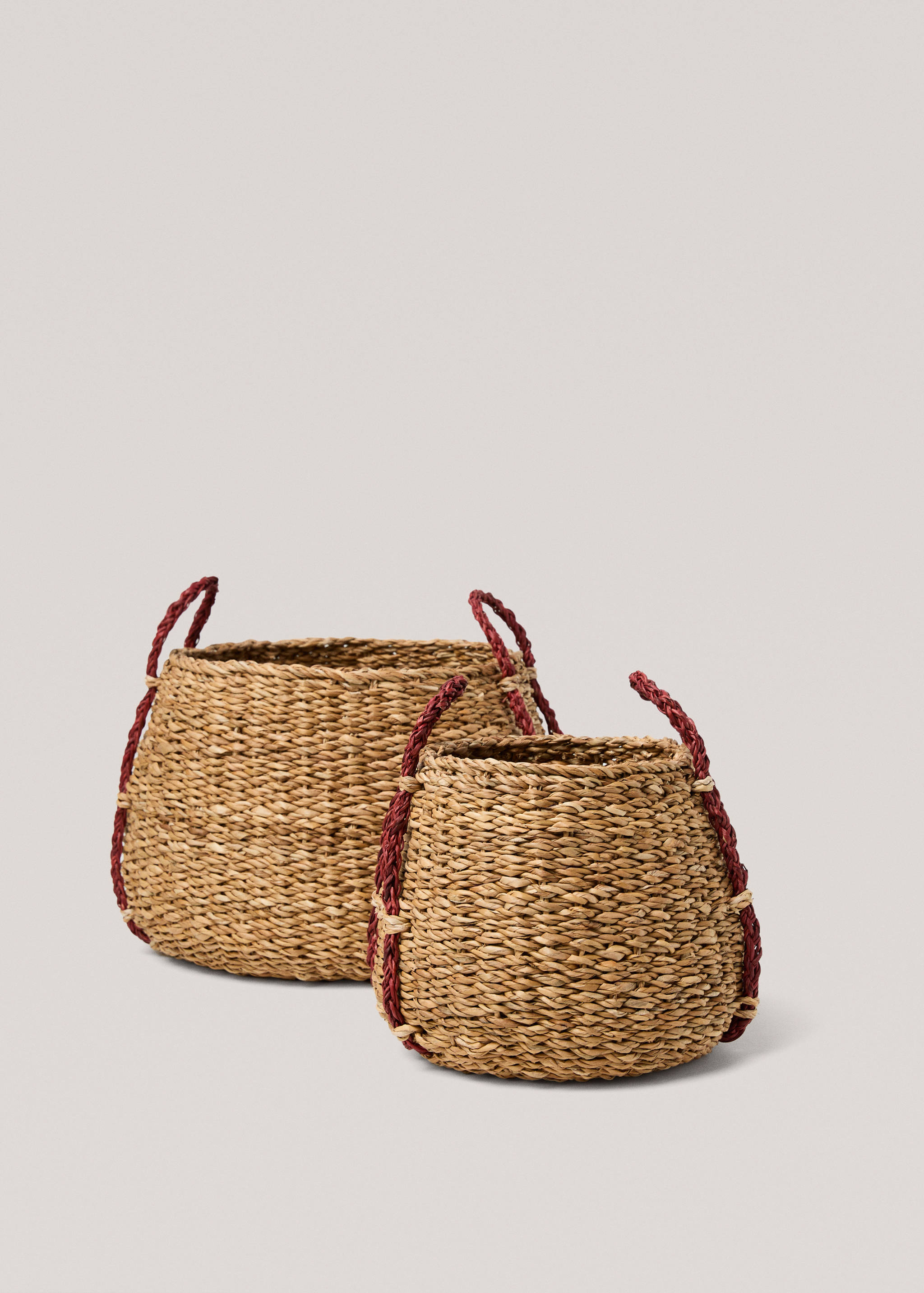 Natural fibre basket with coloured handle 31x24x25 cm - Details of the article 4