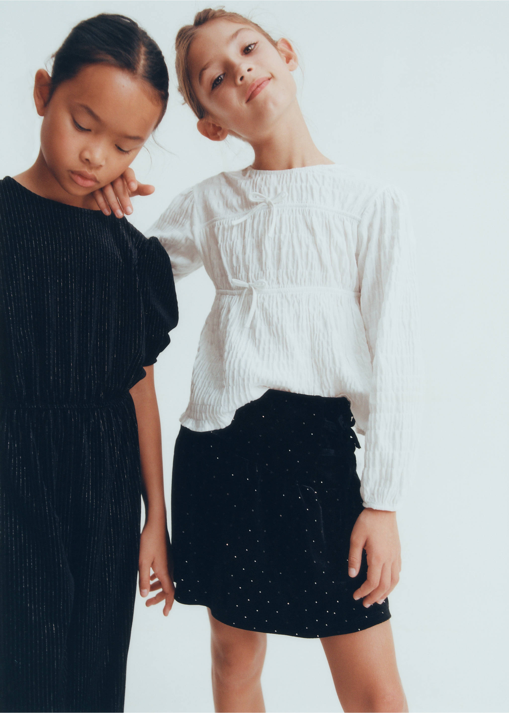 Rhinestone velvet skirt - Details of the article 5, Black. Ref: 77099234-00.