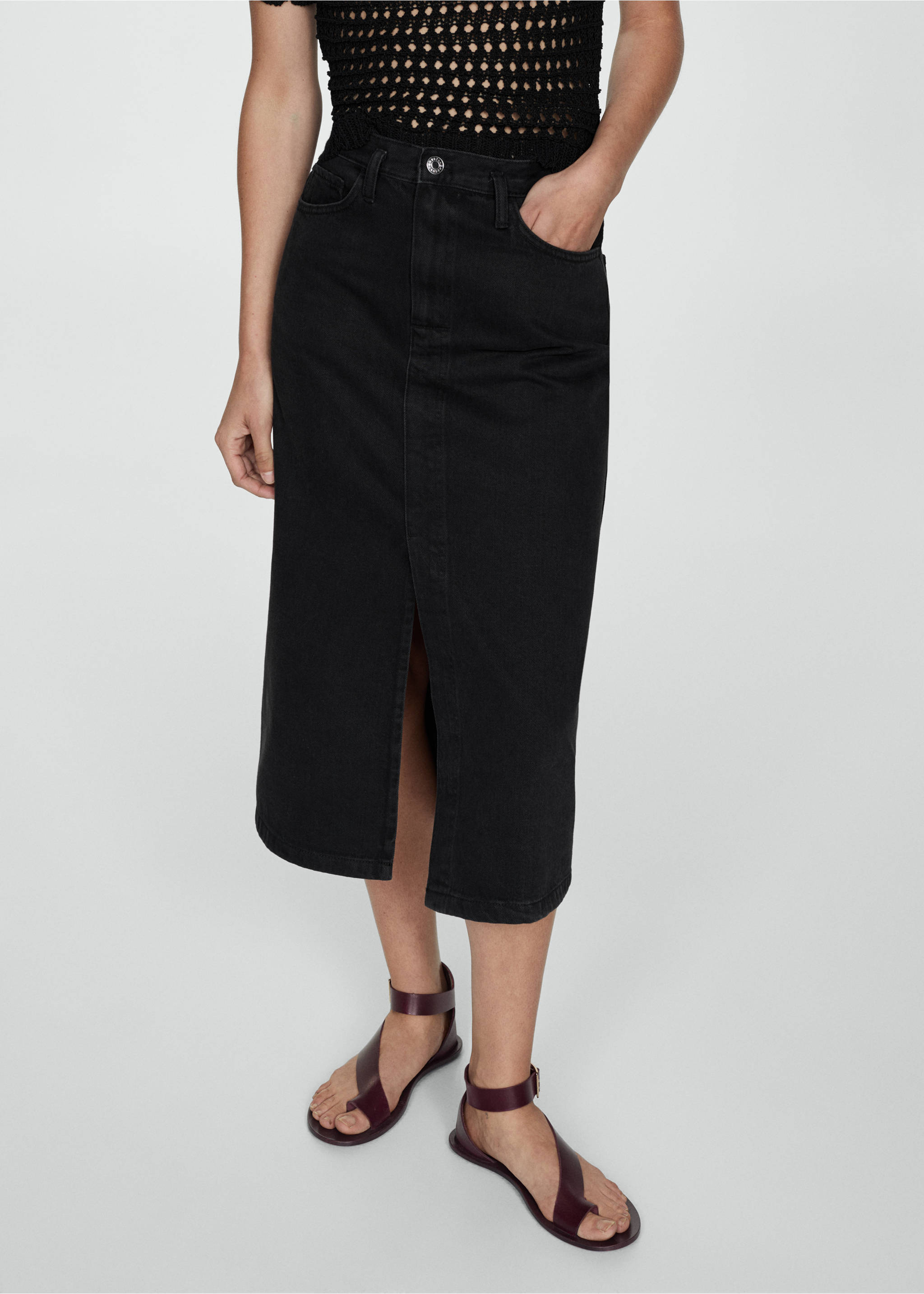 Jupe jean fendue - Plan moyen, Black denim. Ref: 77099405-00.