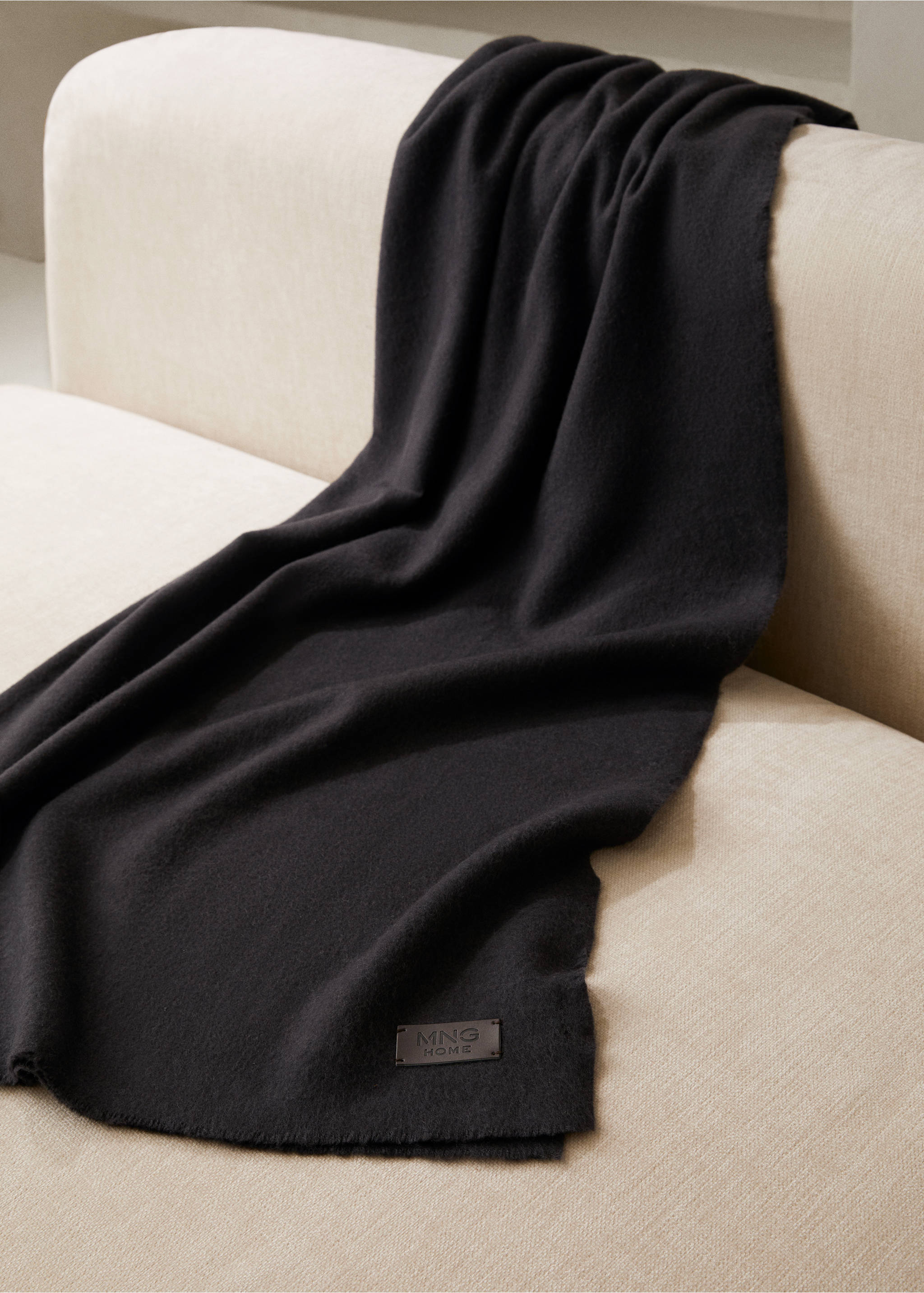 Soft wool and cashmere blanket - General plane, Charcoal. Ref: 77106317-00.