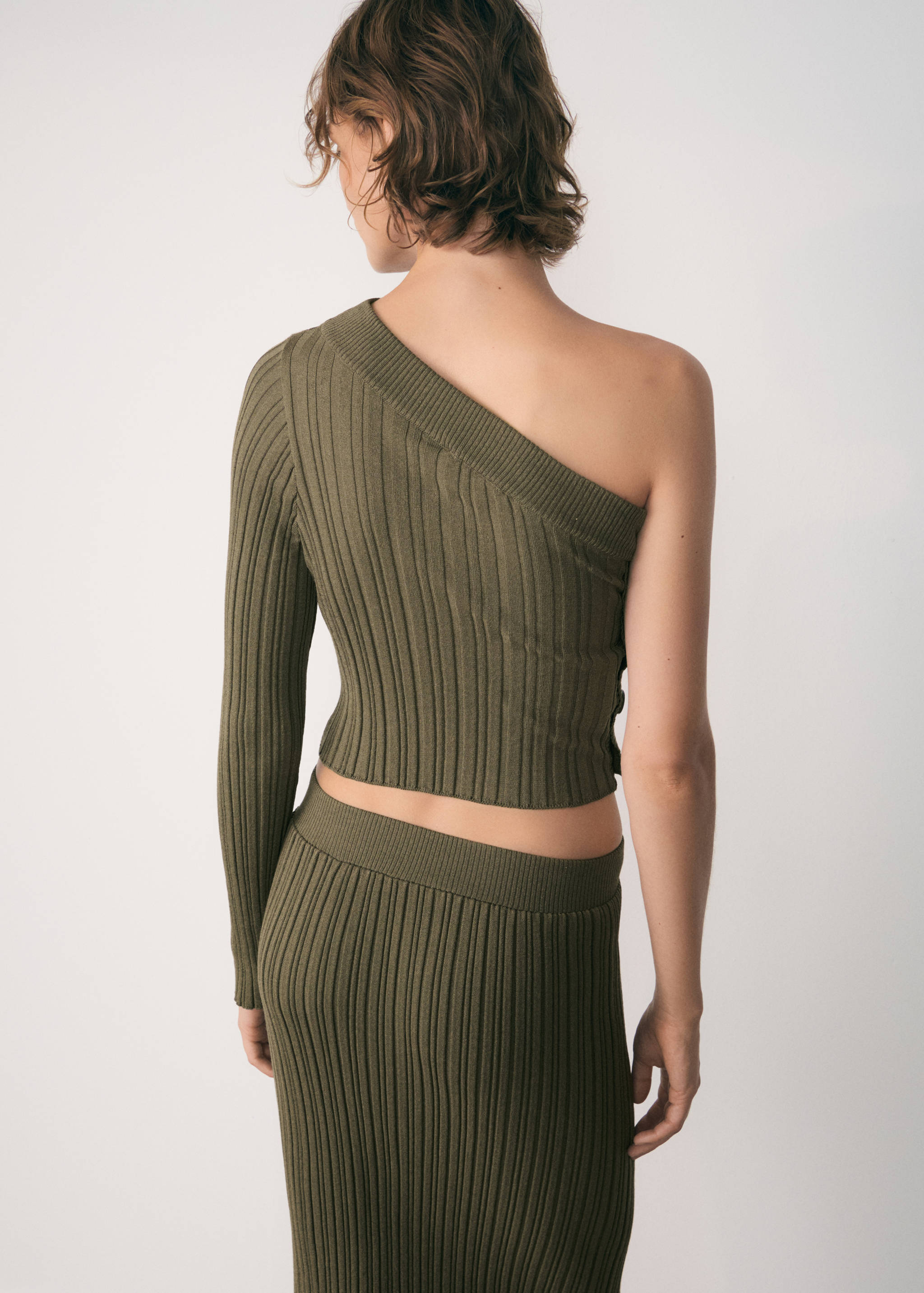 Ribbed Asymmetric sweater - Reverse of the article