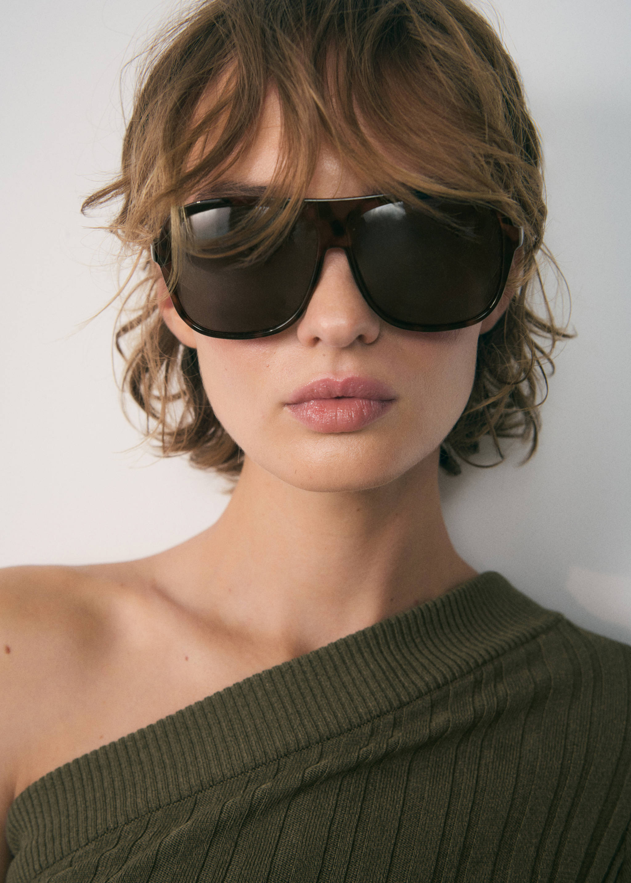 Ribbed Asymmetric sweater - Details of the article 1