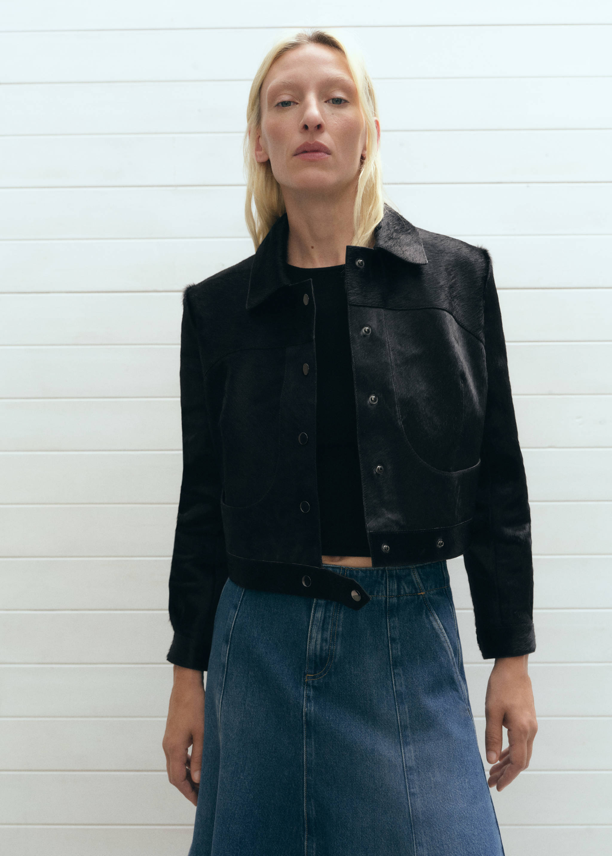 Kurtka ze skóry z włosiem - Plan średni