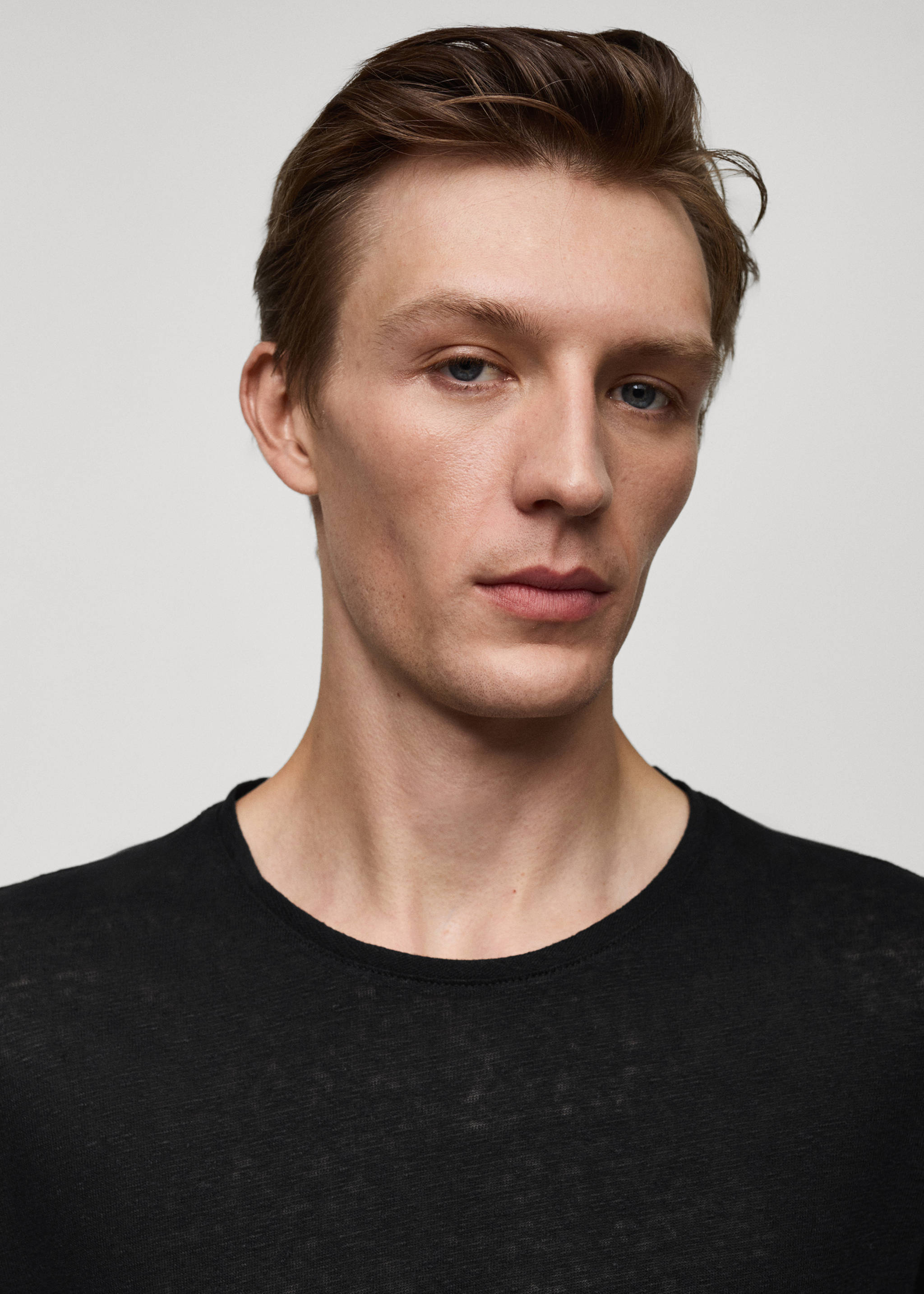 Regular-fit linen t-shirt - Details of the article 1