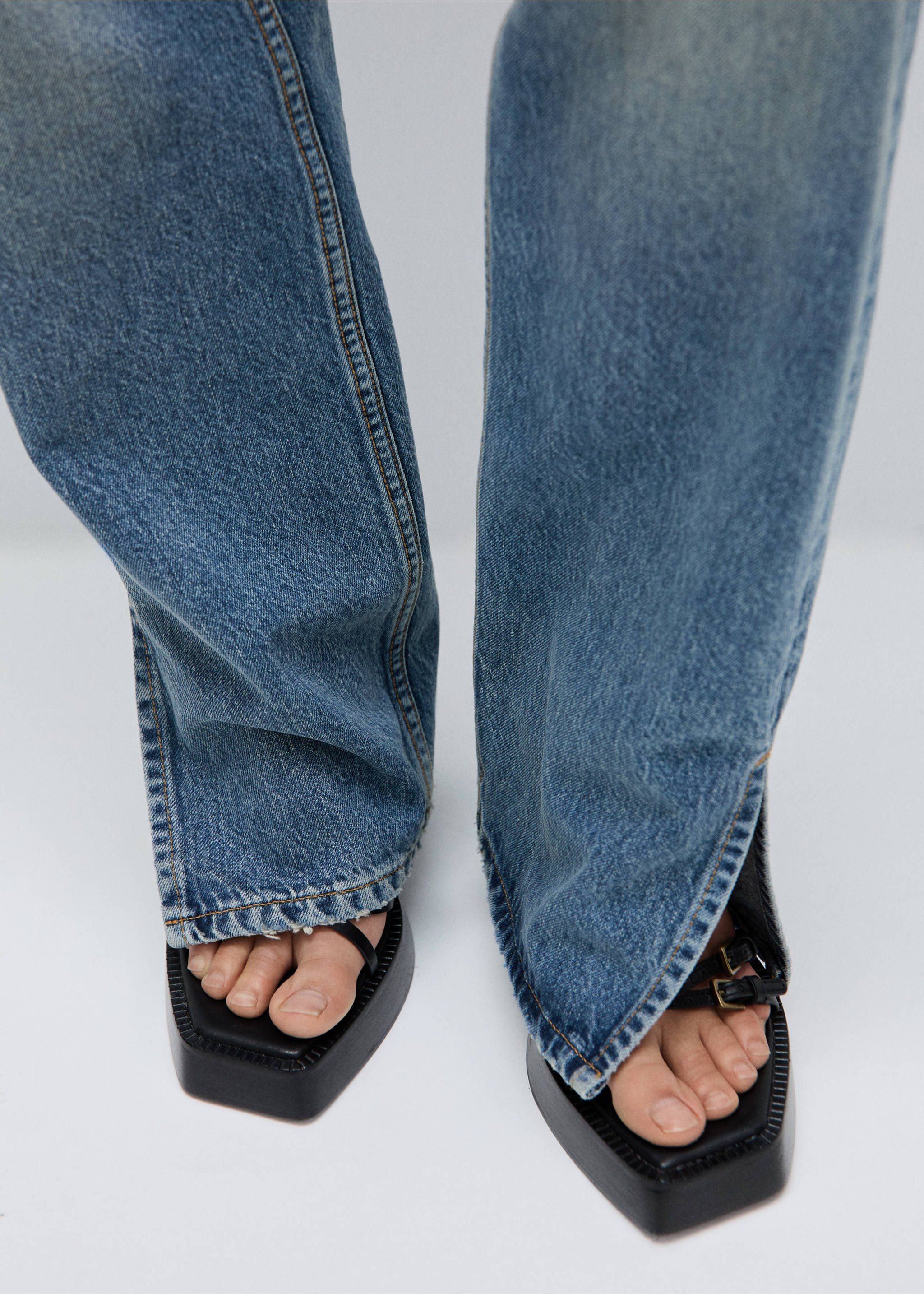 Medium-rise straight jeans with slits - Details of the article 6, Dark Blue. Ref: 77974068-00.