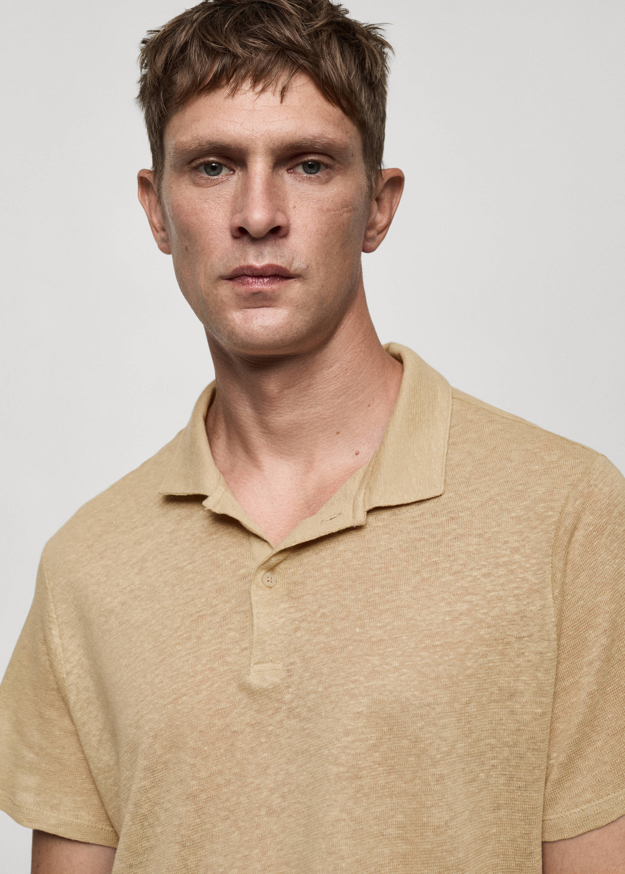 Slim fit 100% linen polo shirt - Details of the article 1