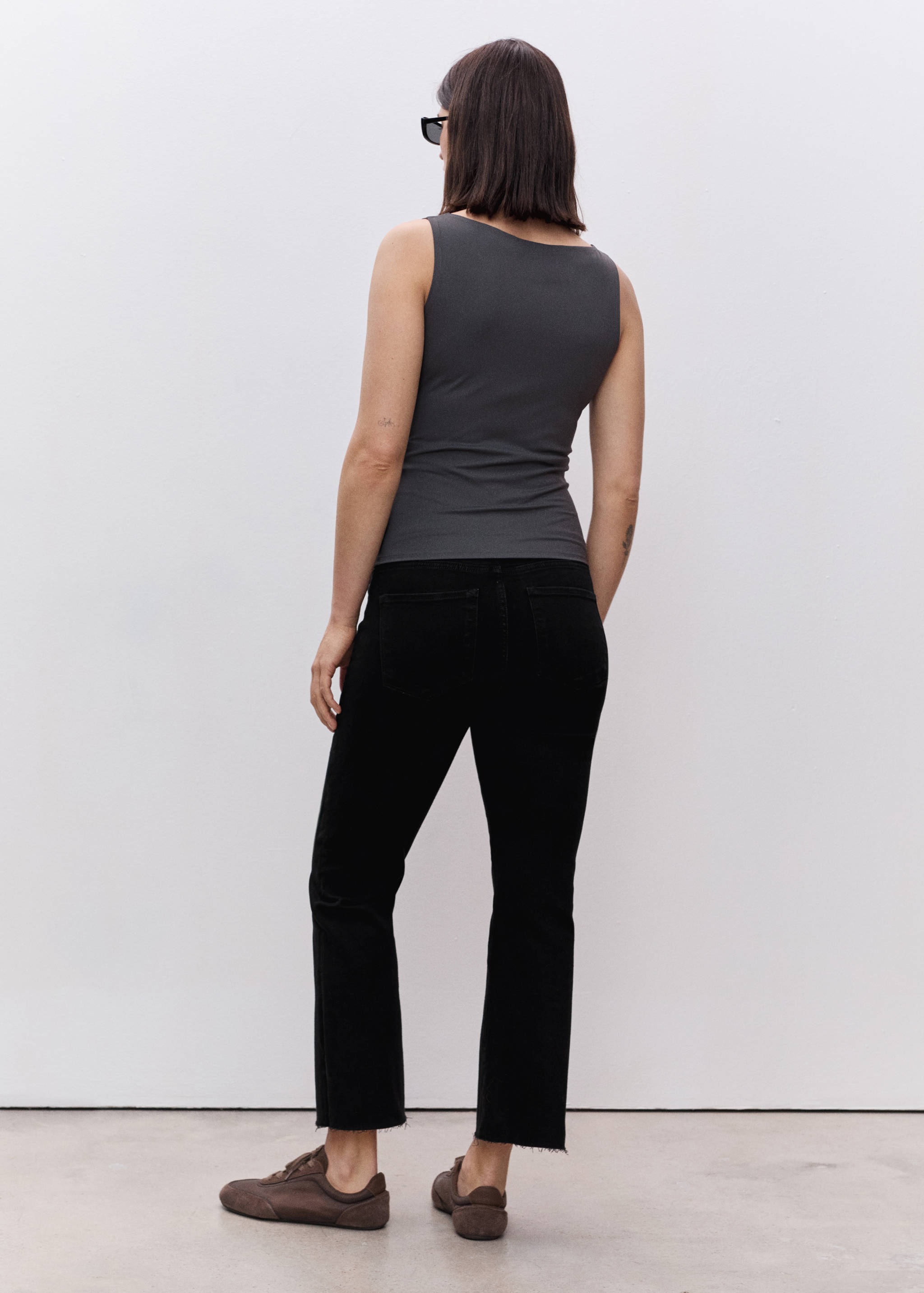 Maternity flared cropped jeans - Reverse of the article