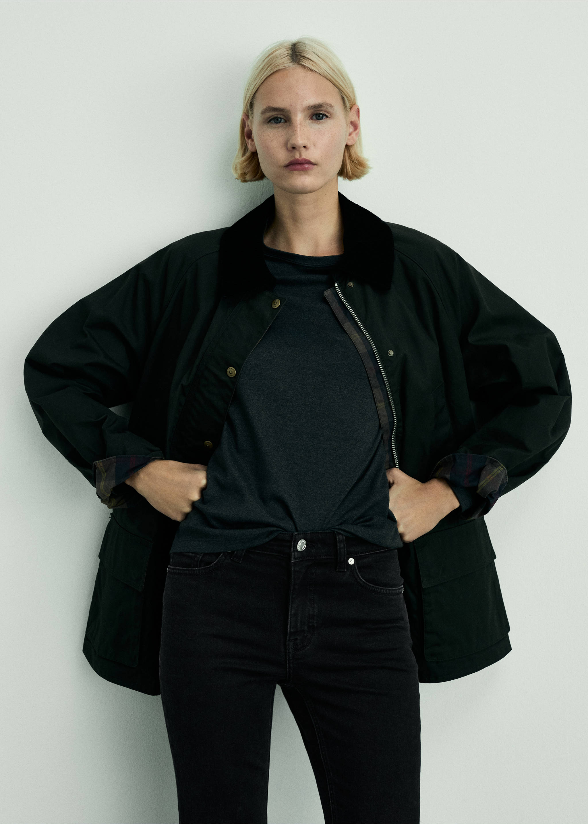 Sienna flared cropped jeans - Details of the article 1, Black denim. Ref: 87000223-00.