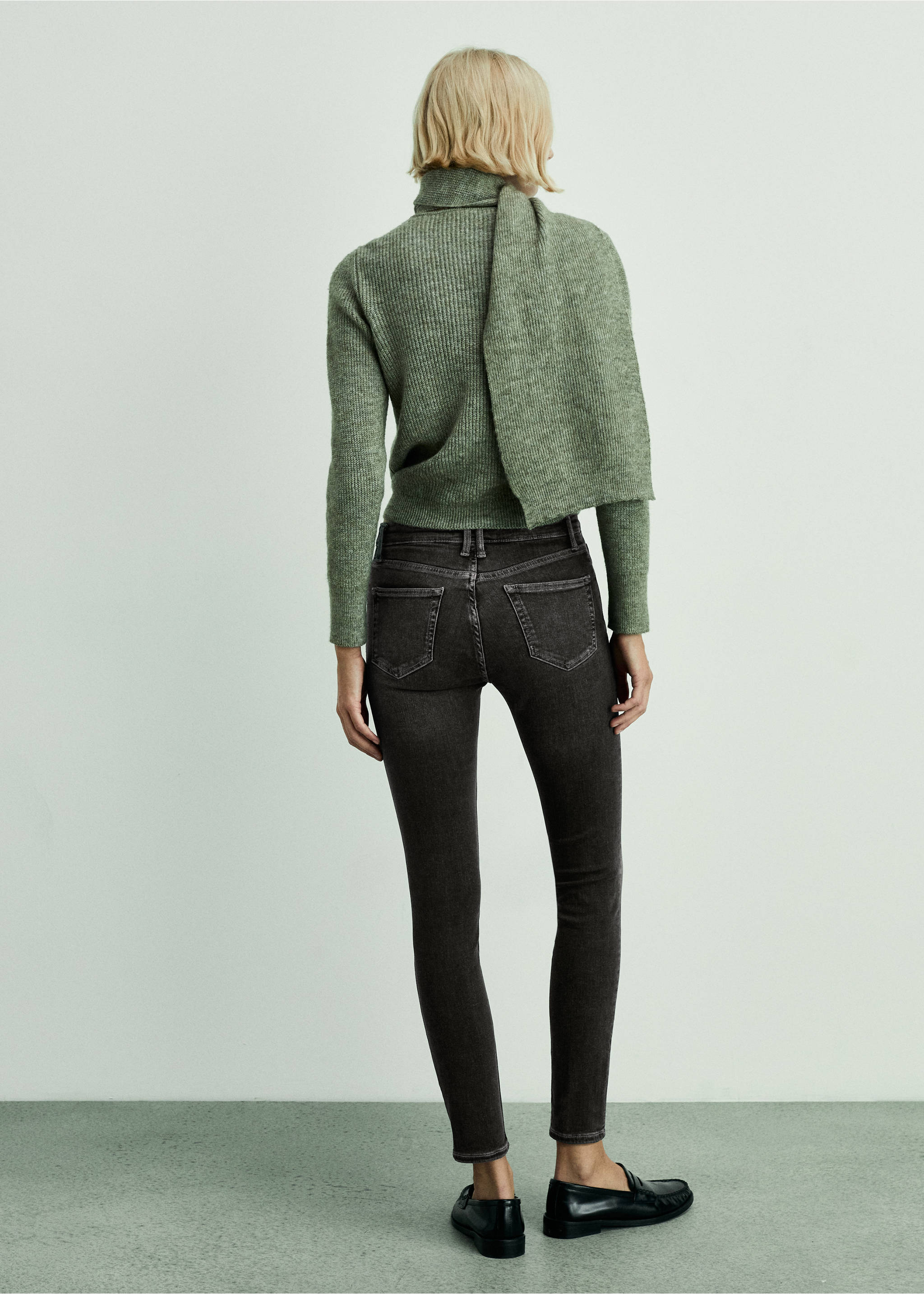 Mid-rise skinny jeans - Reverse of the article, Open Grey. Ref: 87000250-00.