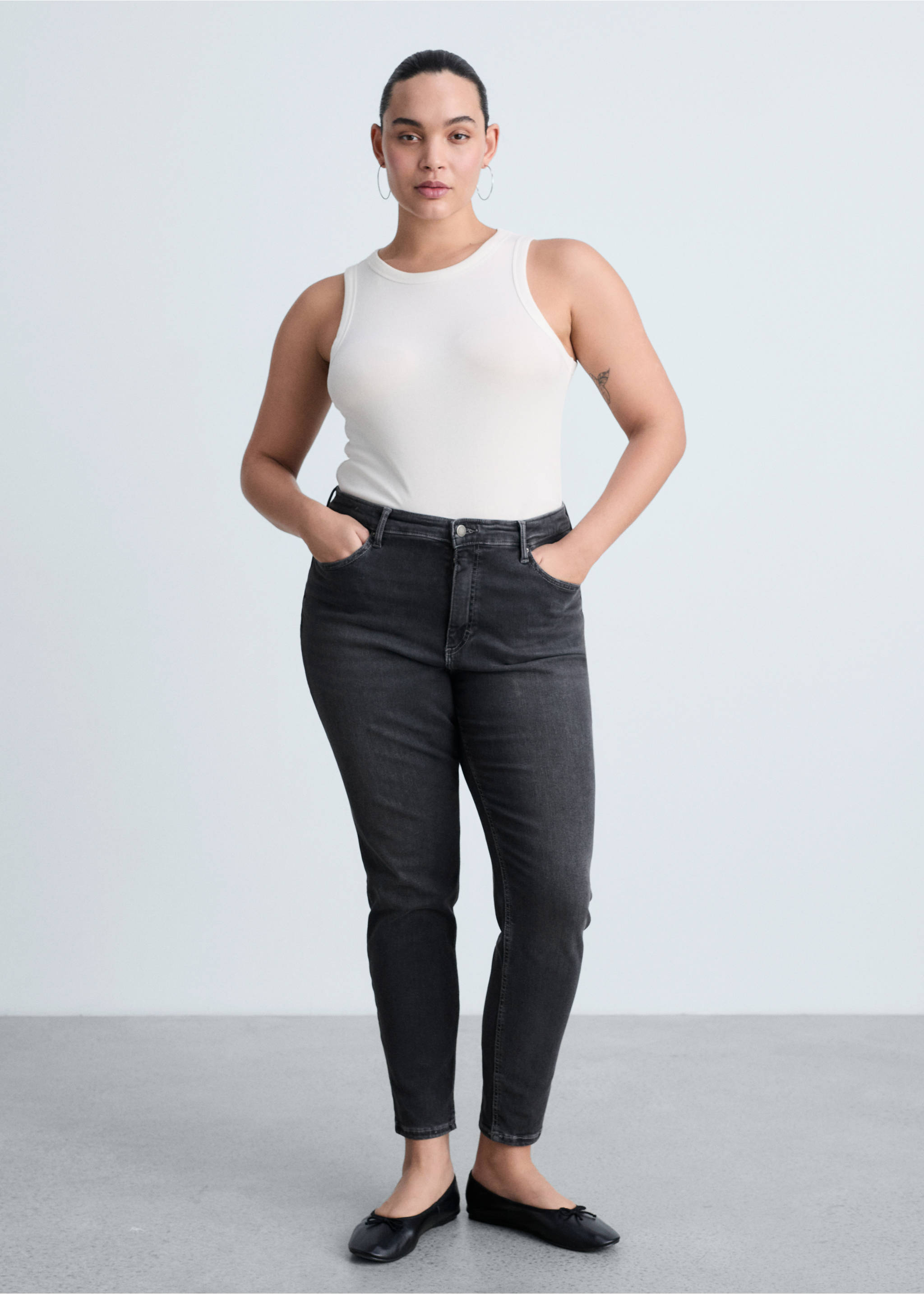 Mid-rise skinny jeans - Details of the article 3, Open Grey. Ref: 87000250-00.