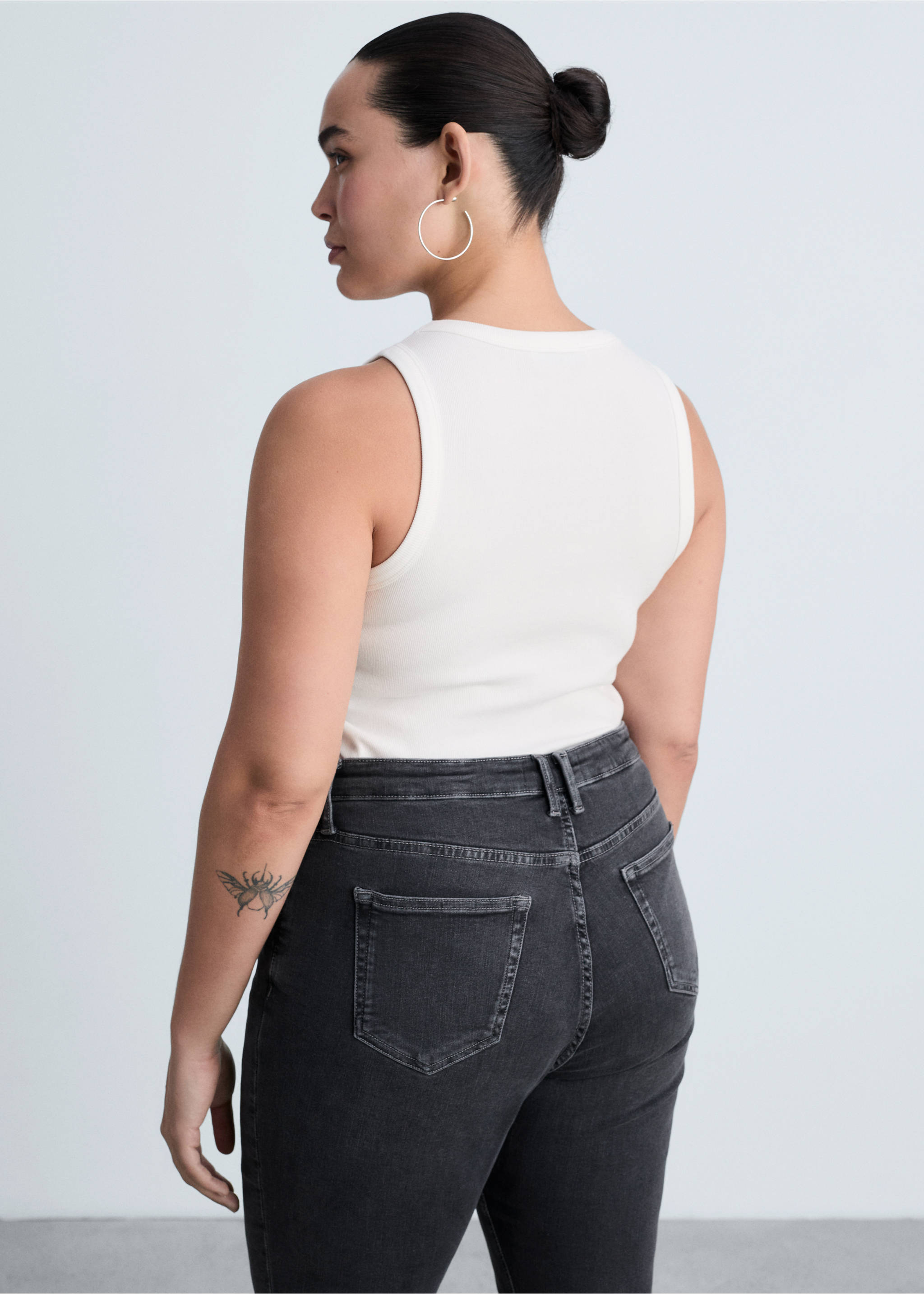 Mid-rise skinny jeans - Details of the article 4, Open Grey. Ref: 87000250-00.