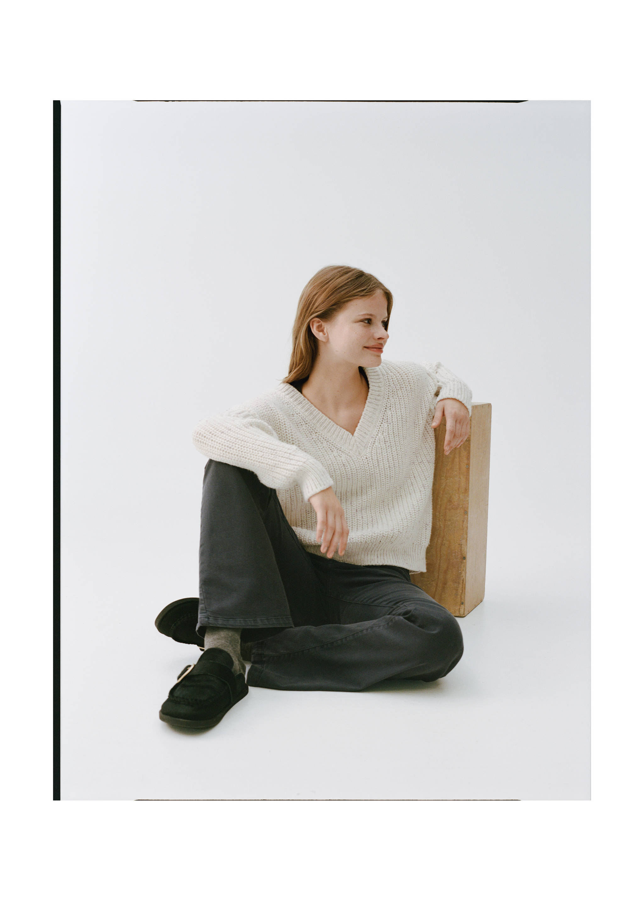 Flared jeans - Details of the article 5, Black denim. Ref: 87000262-00.