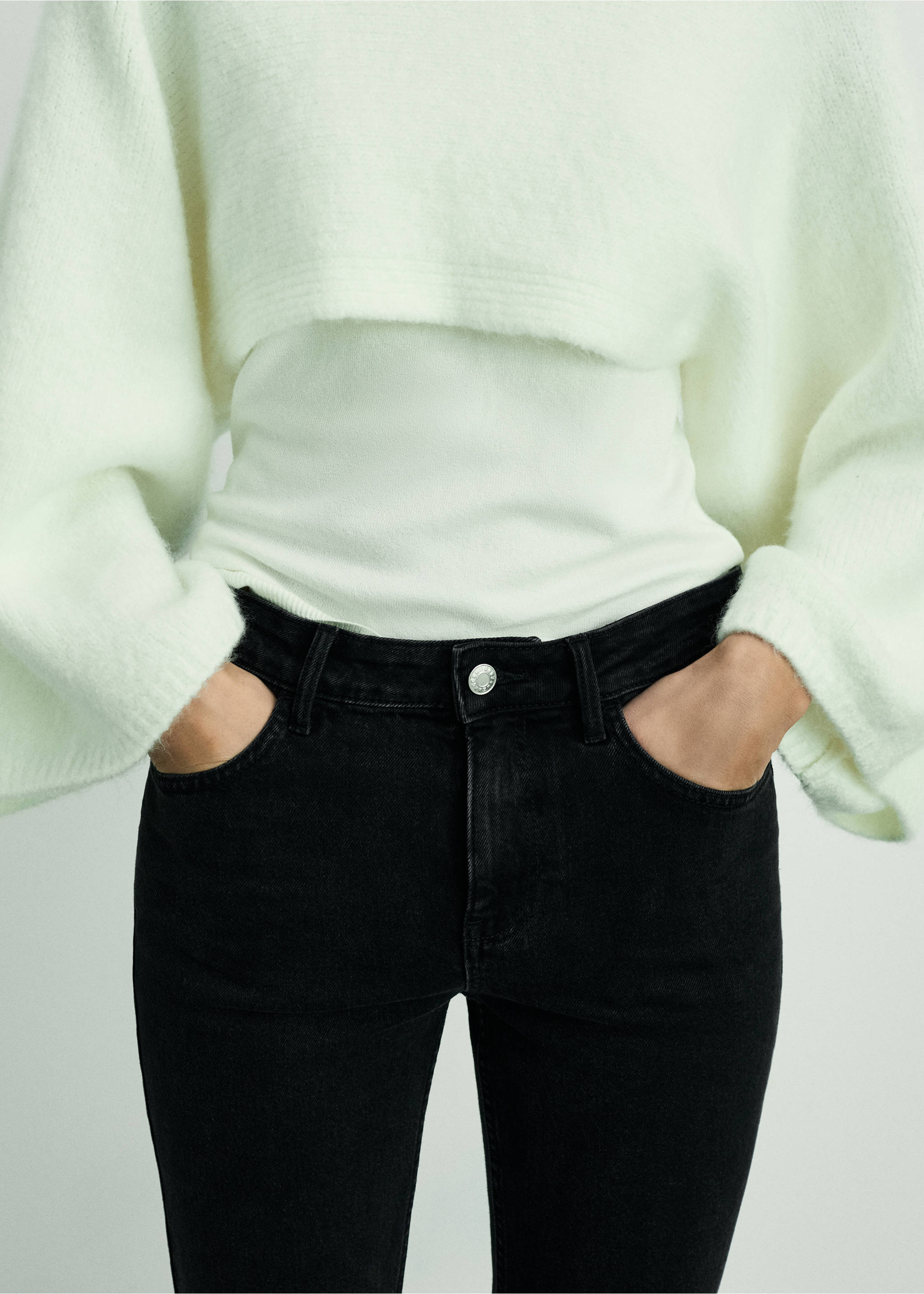 Jean Fiona flare taille normale - Détail de l'article 4, Black denim. Ref: 87000270-00.