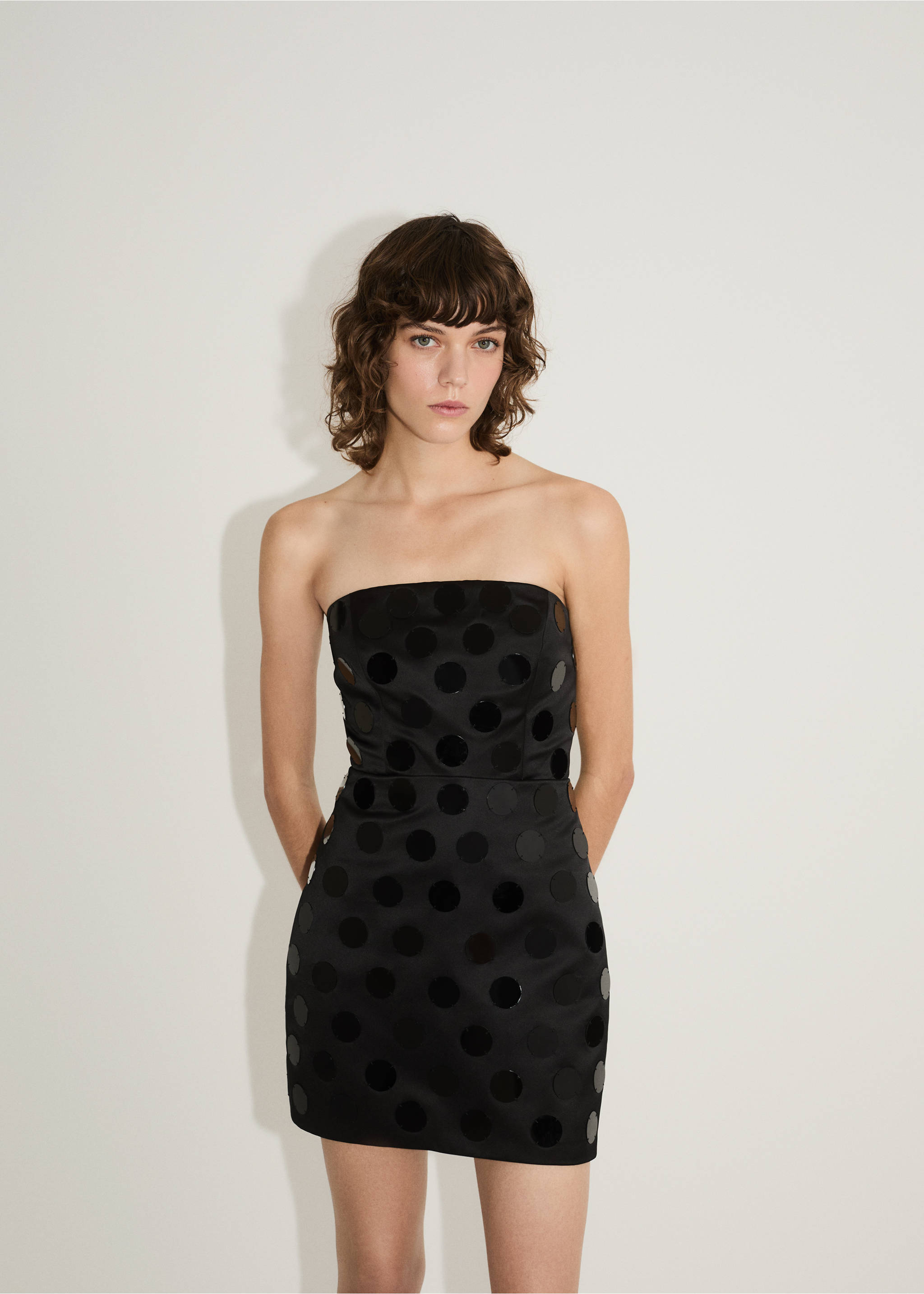 Rochie scurtă cu oglinzi, fără bretele - Plan mediu, Negru. Ref: 87000276-00.