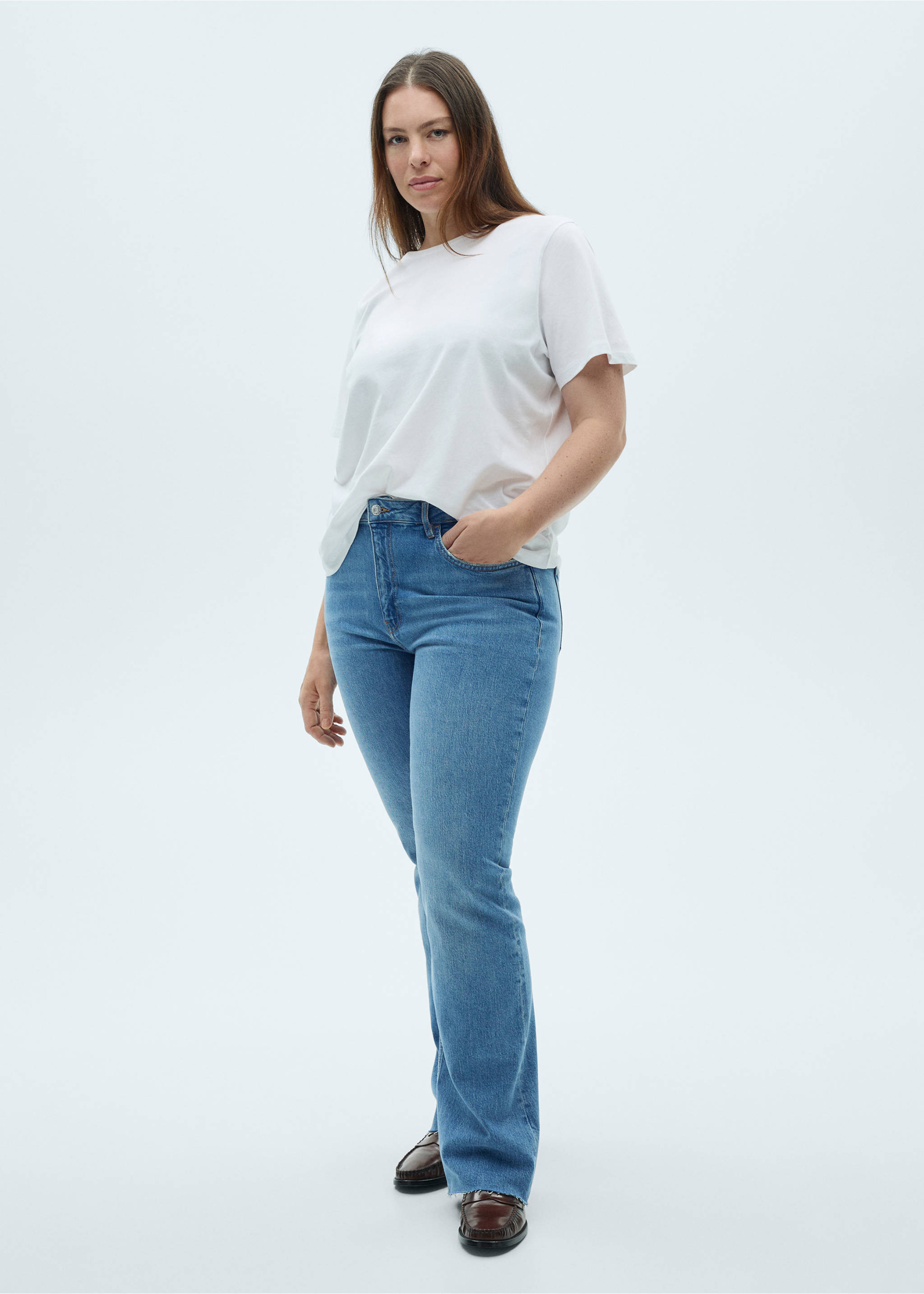 Fiona flared mid-rise jeans - Details of the article 3, Medium Blue. Ref: 87000288-00.