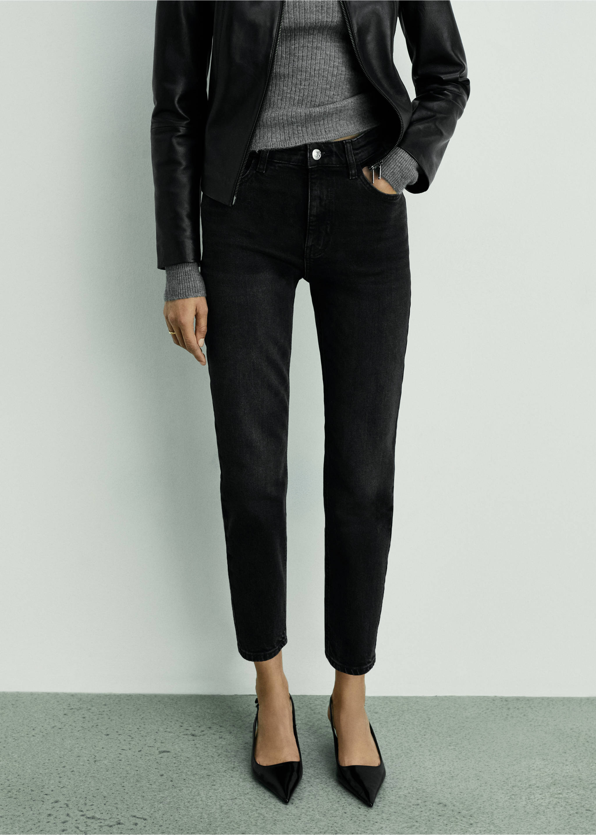 Jean Newmom confort taille haute - Plan moyen, Black denim. Ref: 87000290-00.