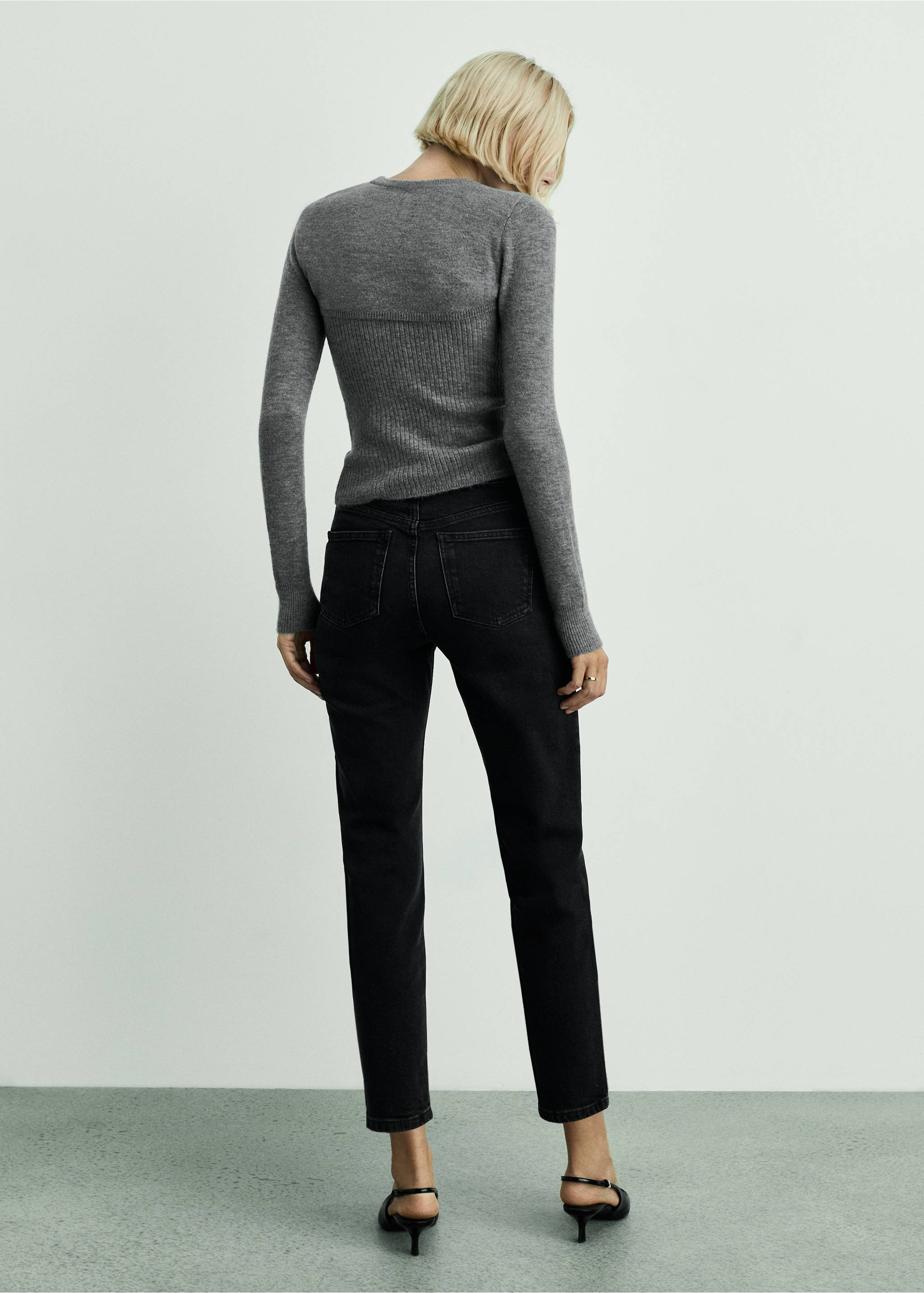 Jean Newmom confort taille haute - Verso de l’article, Black denim. Ref: 87000290-00.