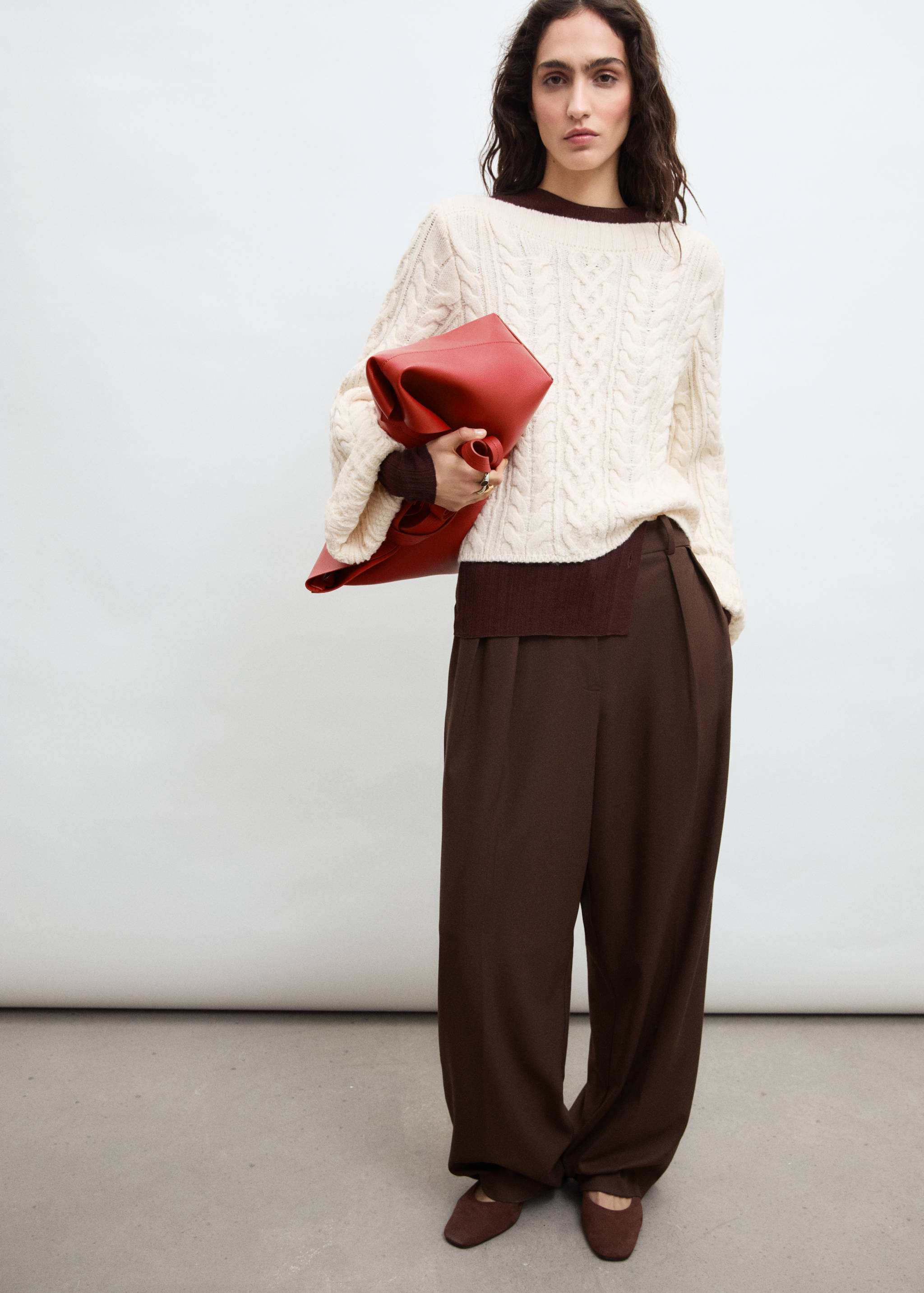 Twisted knitted flared-sleeve sweater - Details of the article 7, Ecru. Ref: 87000350-00.