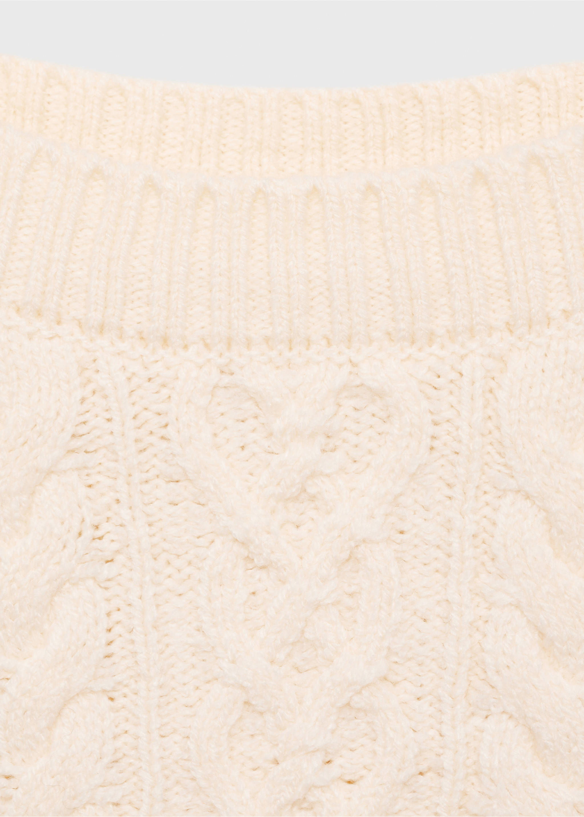 Twisted knitted flared-sleeve sweater - Details of the article 8, Ecru. Ref: 87000350-00.