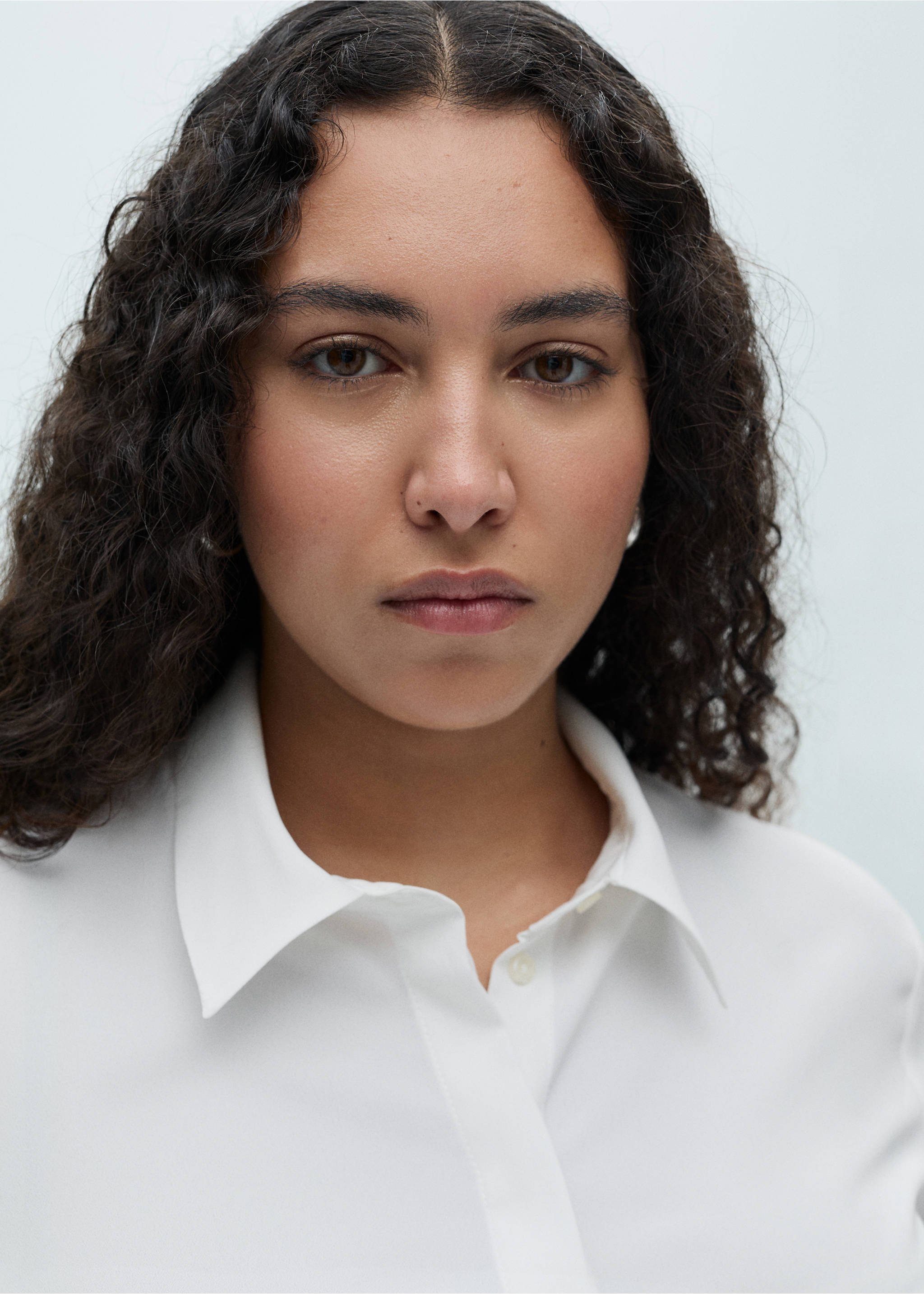 Chemise fluide manches longues - Détail de l'article 4, Blanc cassé. Ref: 87000351-00.