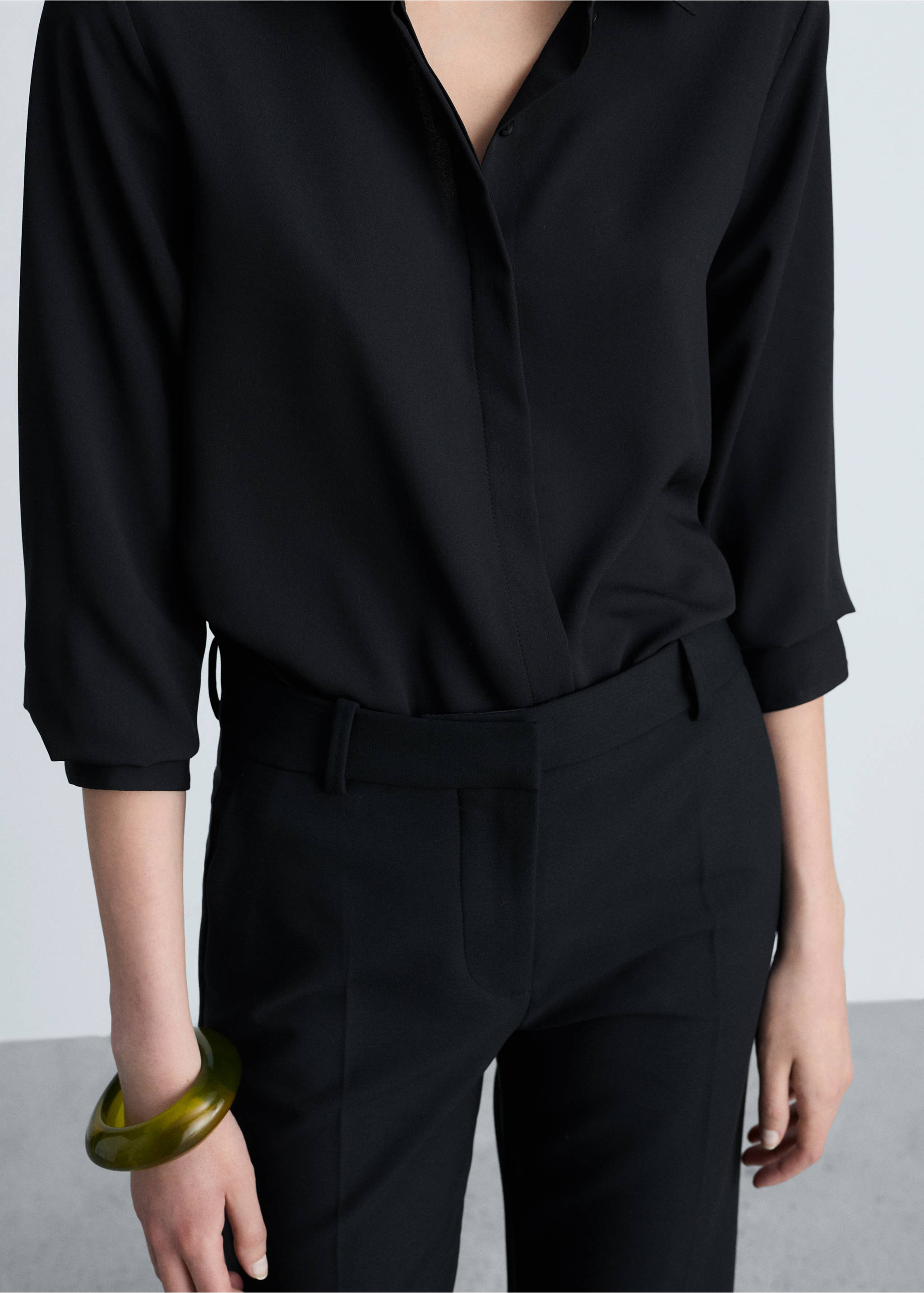 Fluid long-sleeved shirt - Details of the article 3, Black. Ref: 87000351-00.