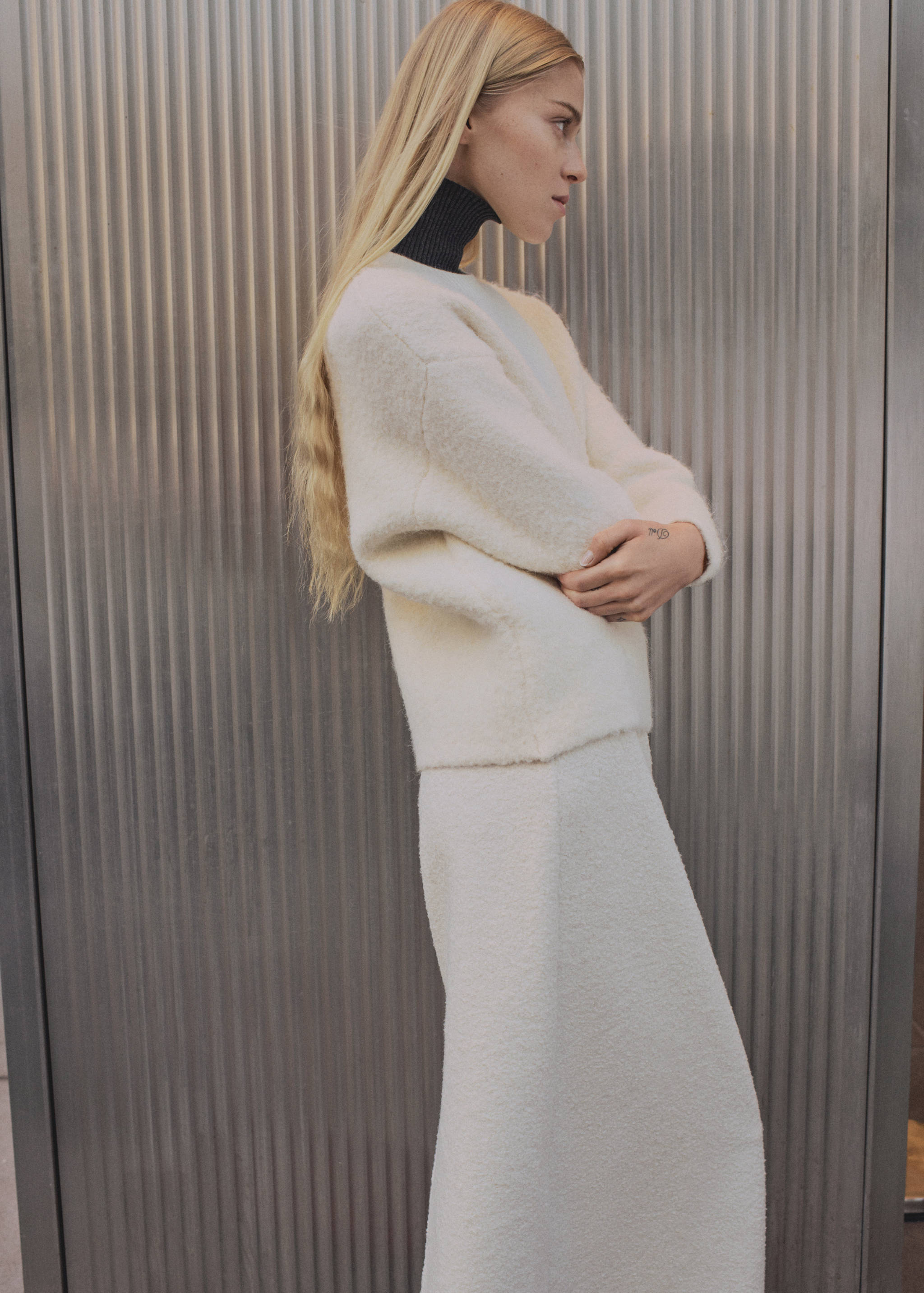 Πουλόβερ με στρογγυλή λαιμόκοψη και μαλακό τελείωμα - Μεσαίο πλάνο