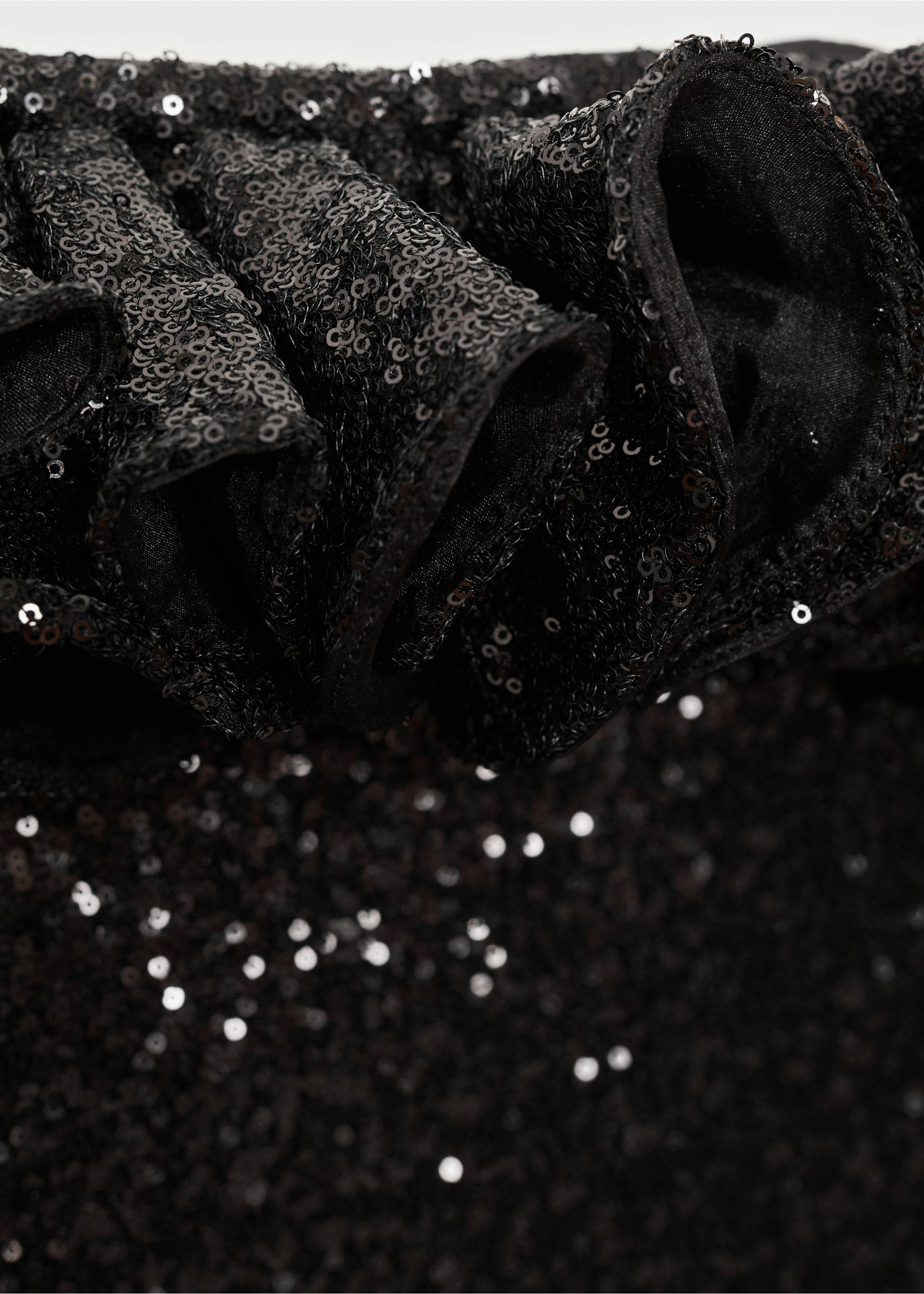 Volantkleid mit Paillettenbesatz - Detail des Artikels 0, Schwarz. Ref: 87000361-00.