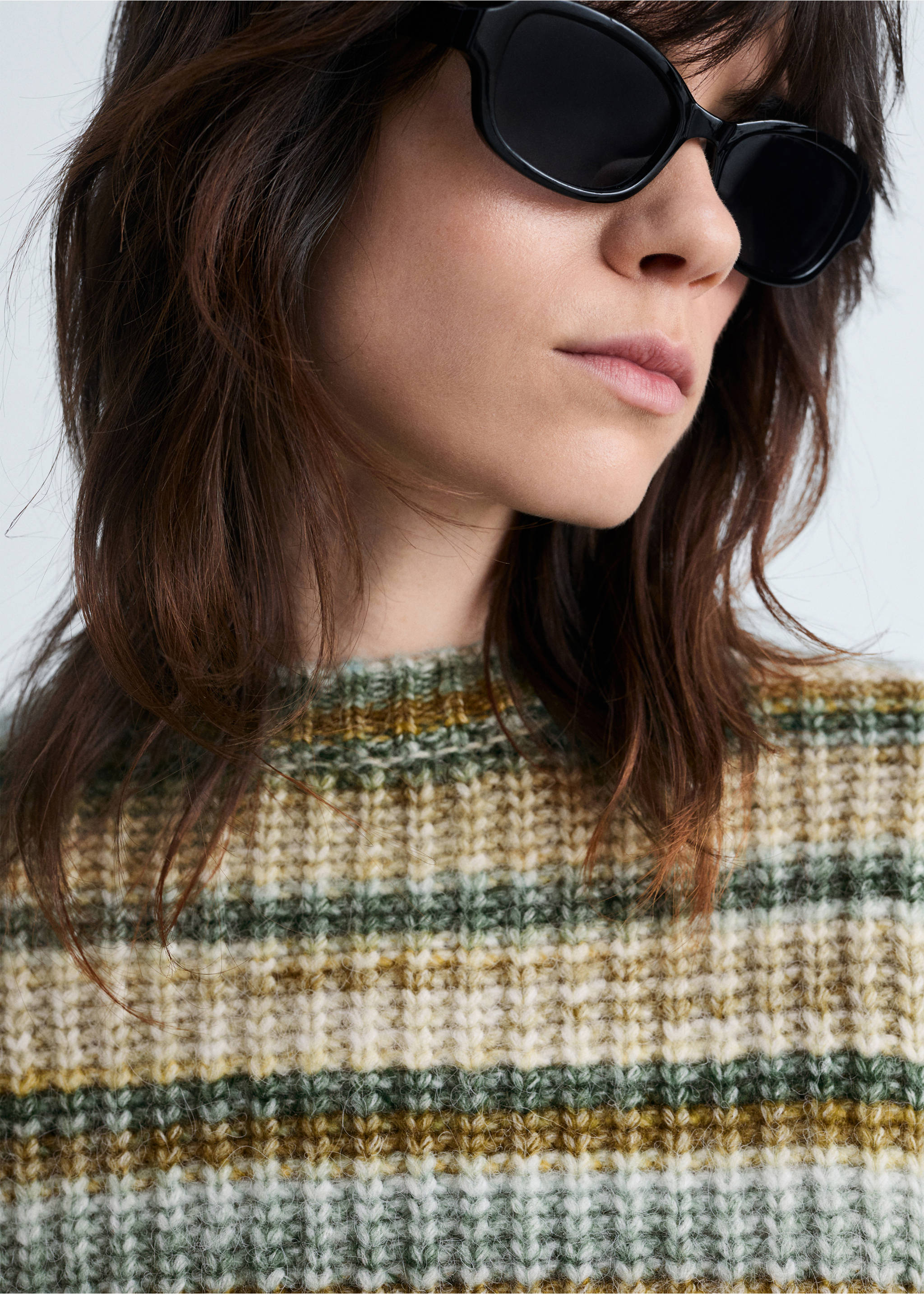 Round-neck striped sweater - Details of the article 1, Dark Green. Ref: 87000364-00.