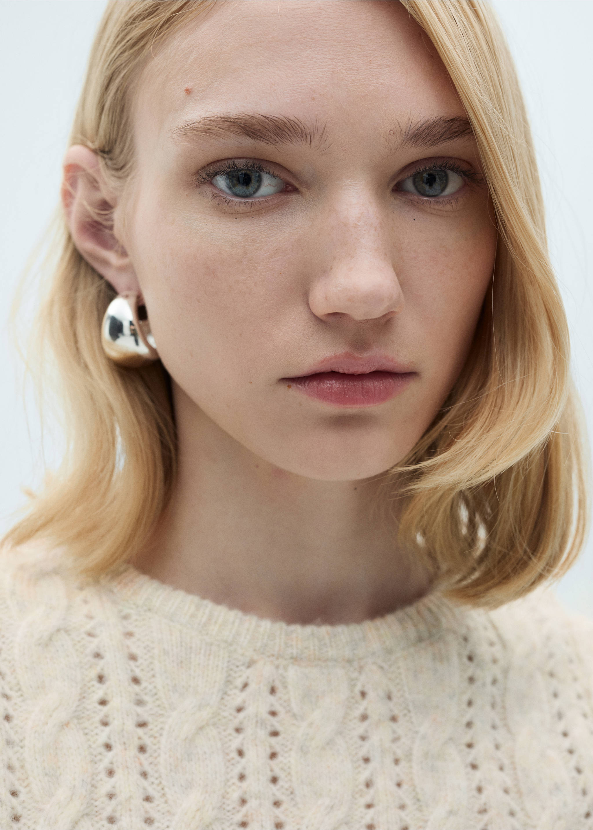 Jersey trenzado detalles calados - Detalle del artículo 1, Crudo. Ref: 87000365-00.