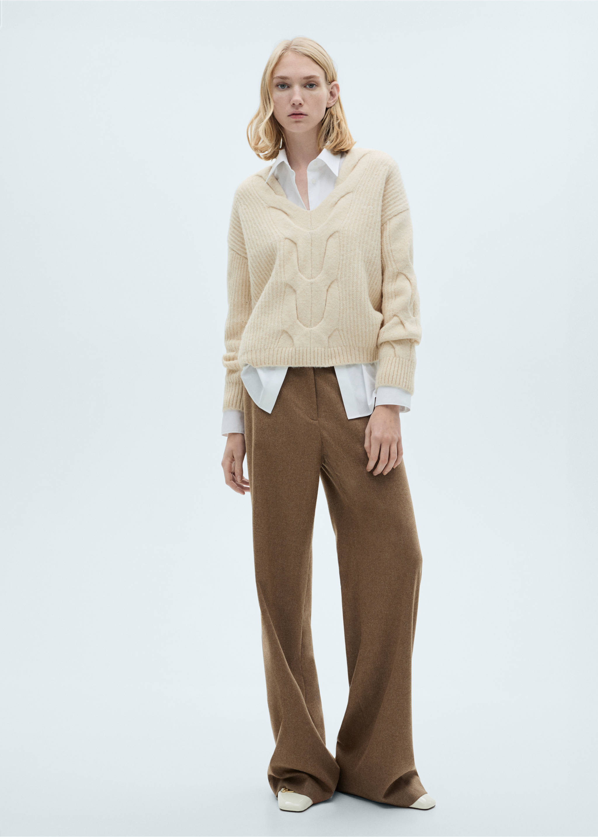 V-neck braided sweater - General plane, Ecru. Ref: 87000367-00.