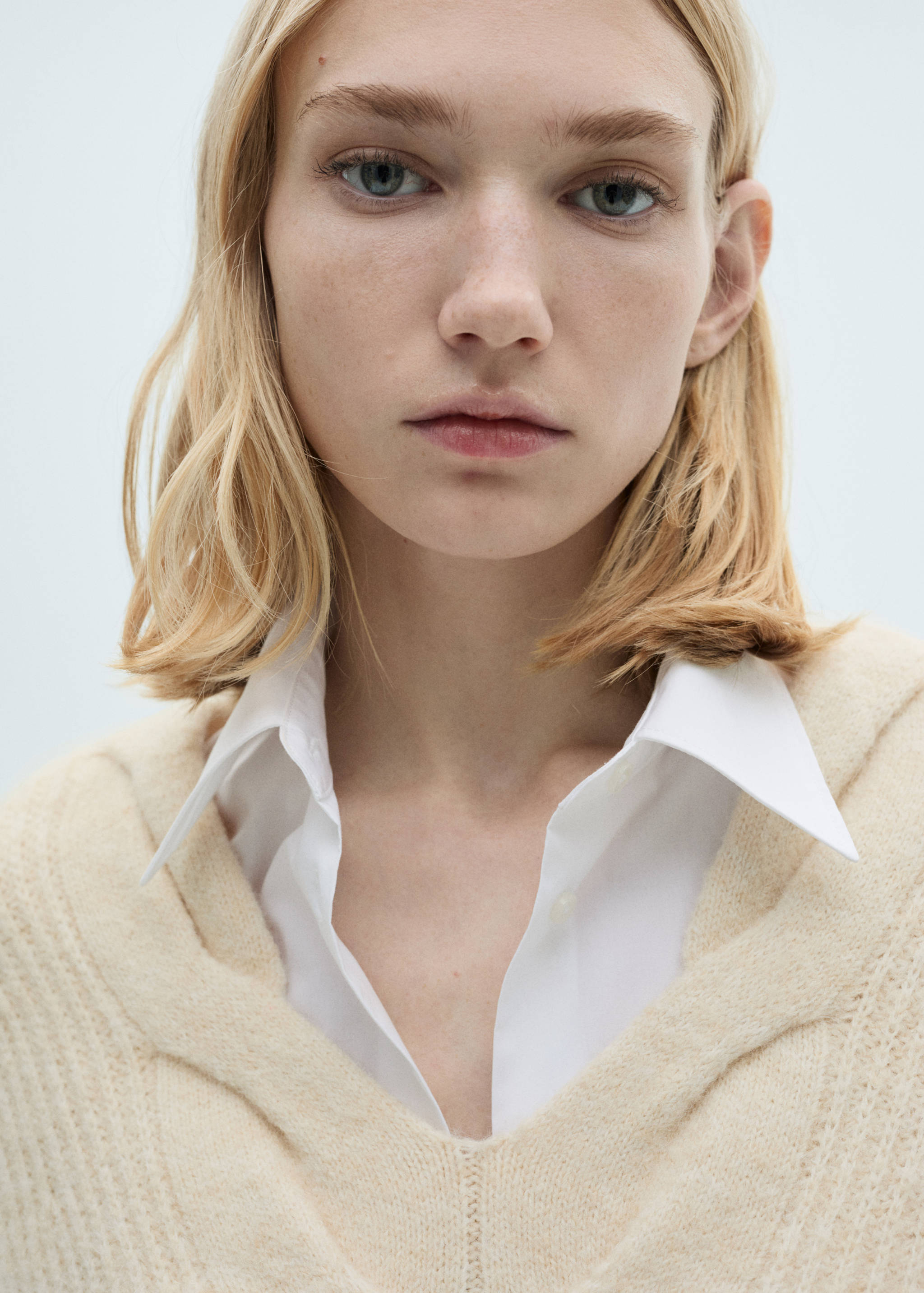 Jersey trenzado cuello pico - Detalle del artículo 1