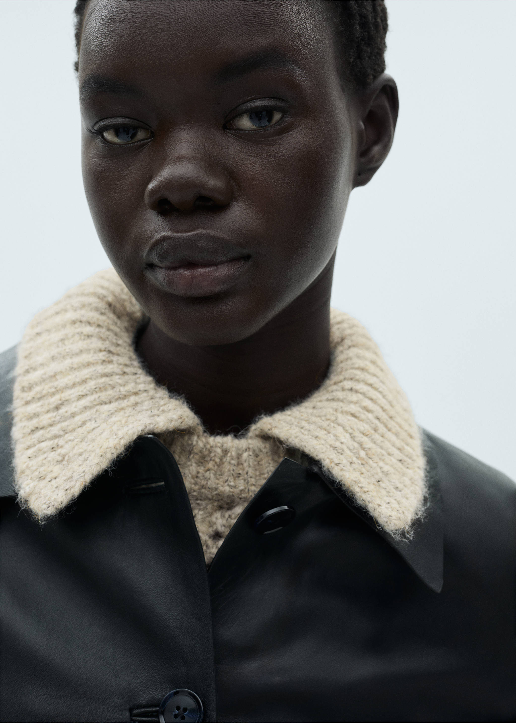 Openwork knitted polo-neck sweater - Details of the article 1, Sand. Ref: 87000370-00.