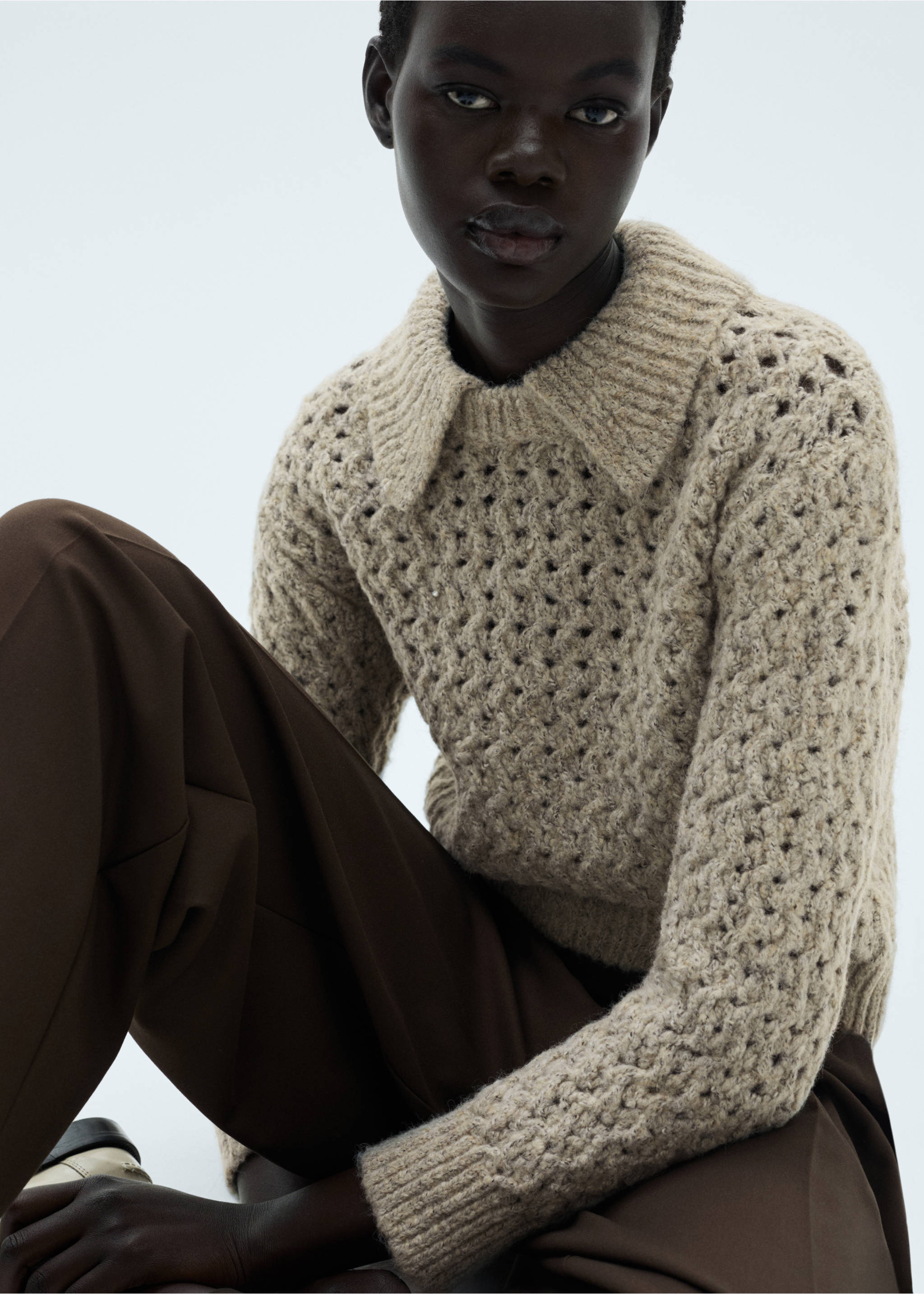 Openwork knitted polo-neck sweater - Details of the article 2, Sand. Ref: 87000370-00.