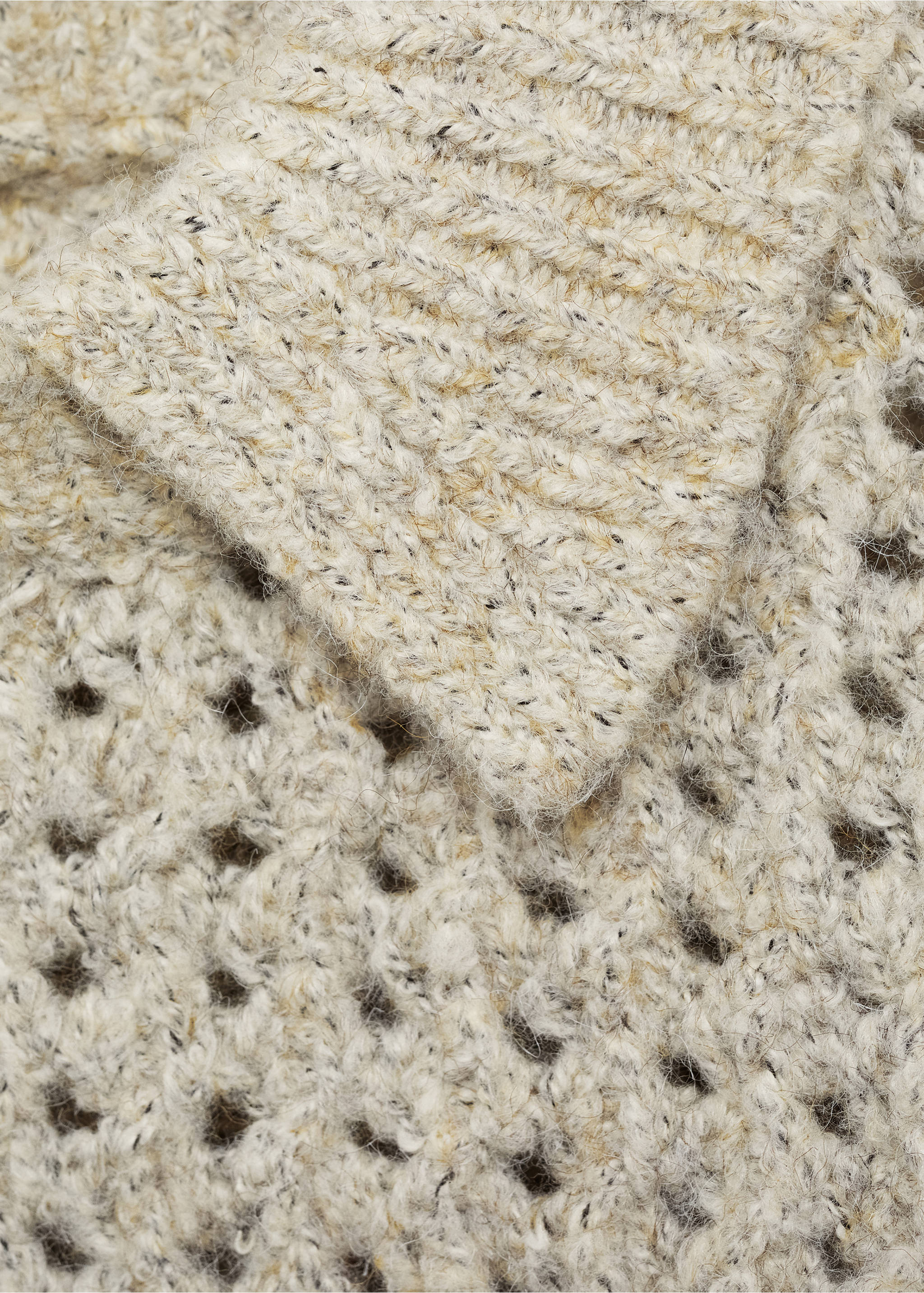 Openwork knitted polo-neck sweater - Details of the article 8, Sand. Ref: 87000370-00.