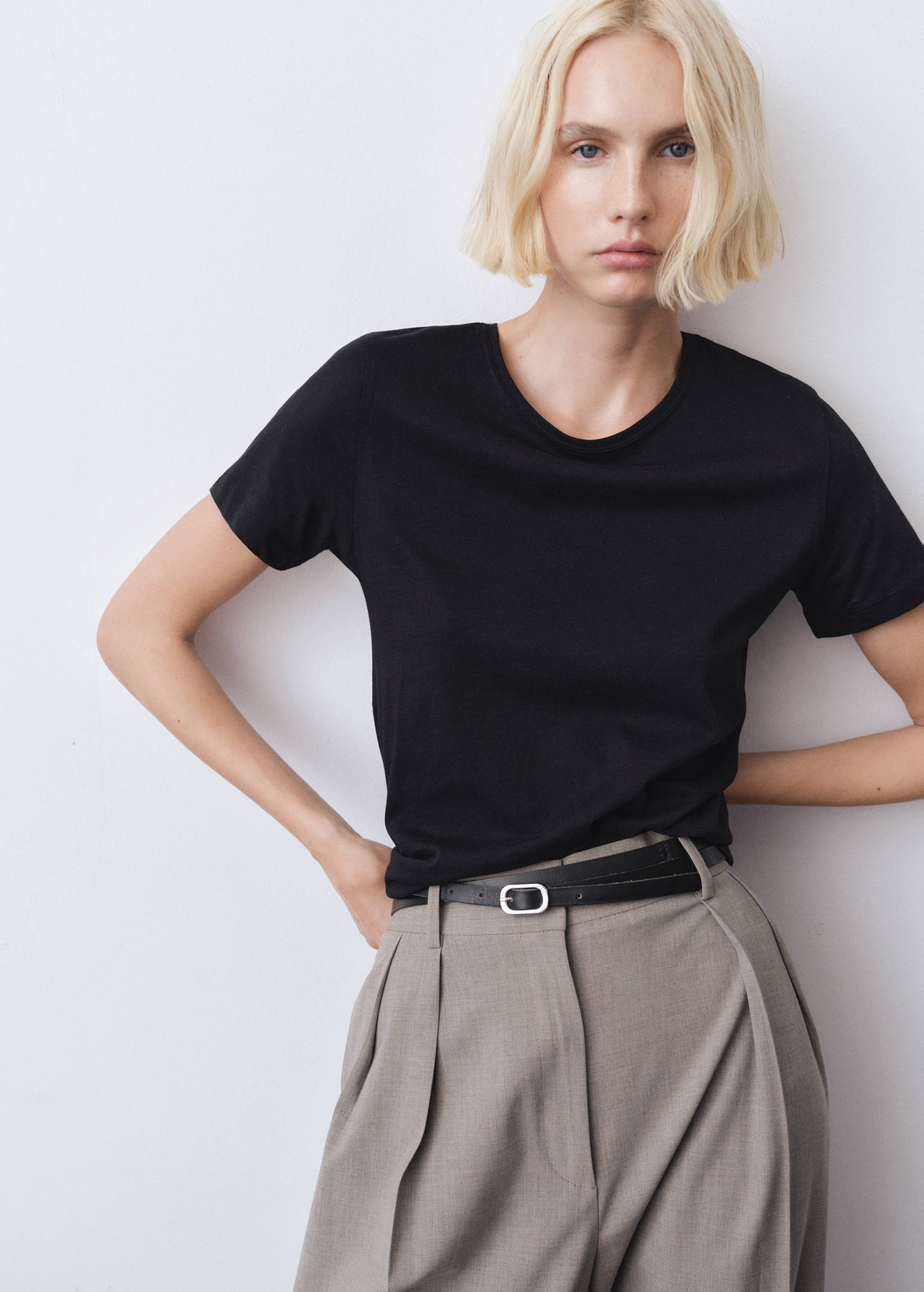 Kortärmad t-shirt bomull - Bild av mittparti