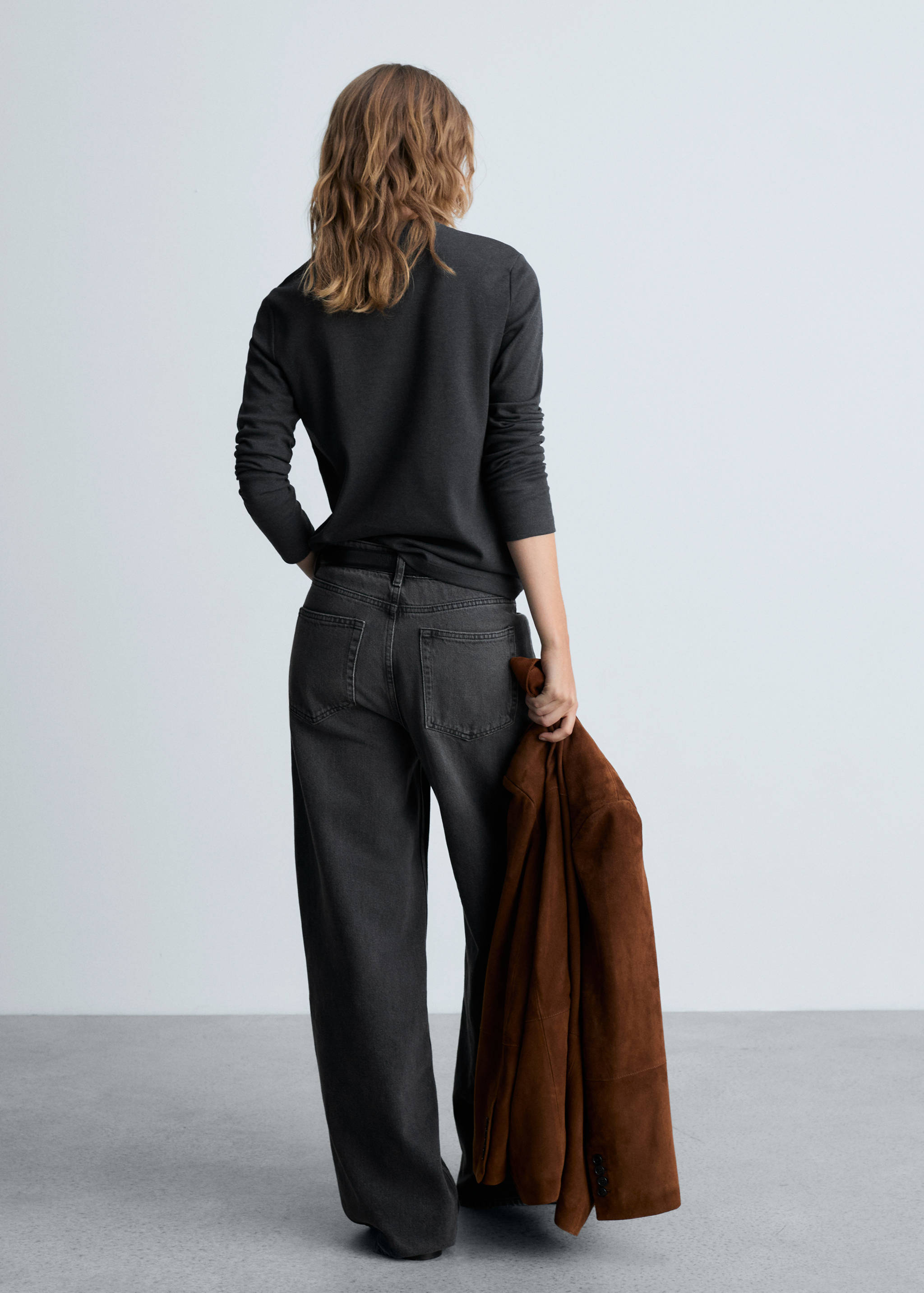 Thin round-neck t-shirt - Reverse of the article