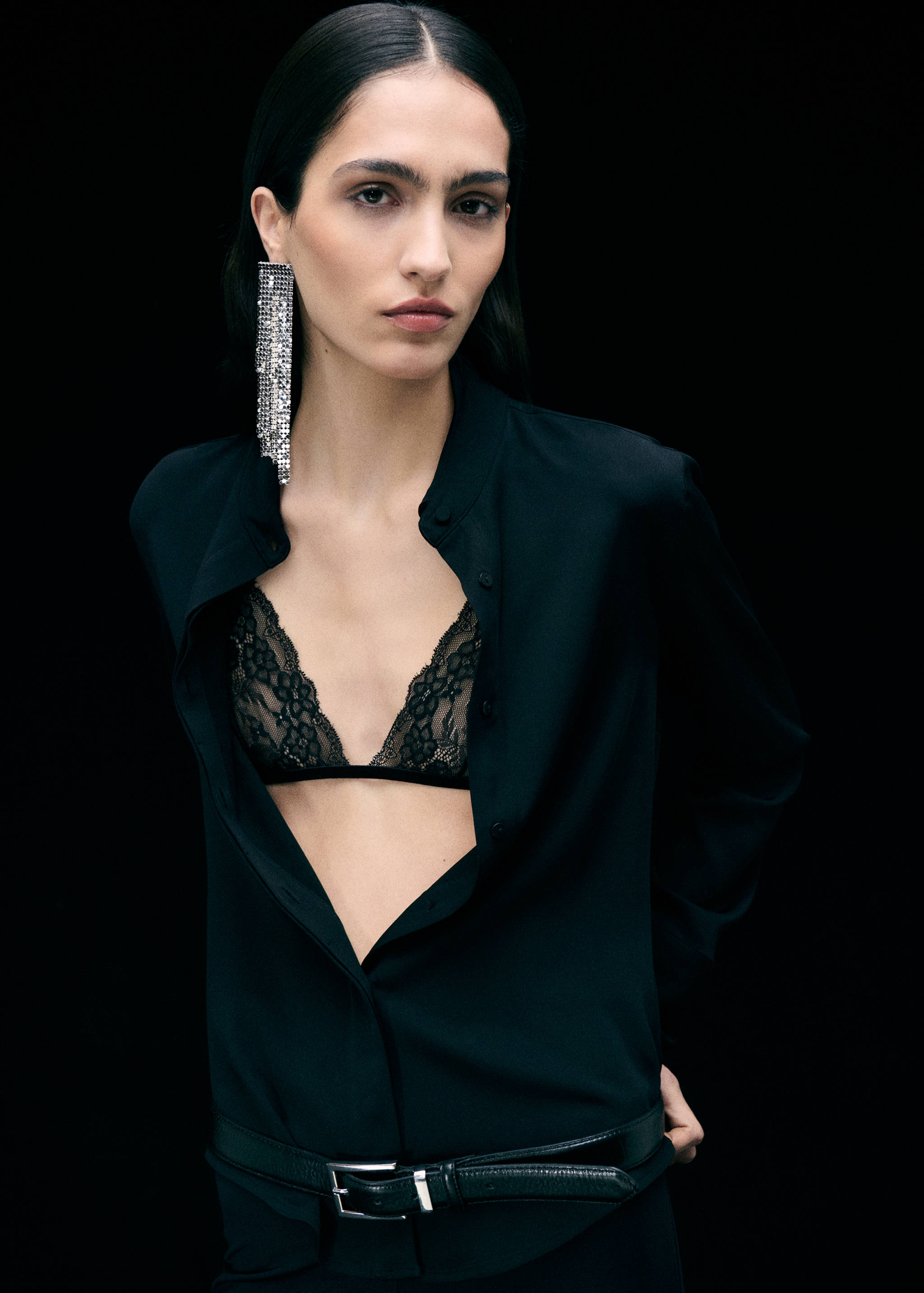Boucles d’oreilles cascade brillantes - Plan général