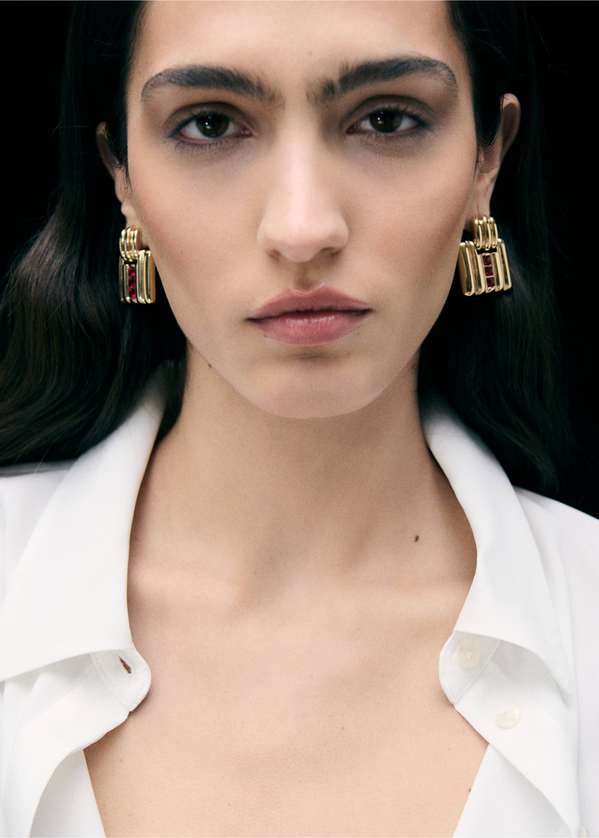 Geometric earrings with crystals detail - Details of the article 9, Gold. Ref: 87000458-00.
