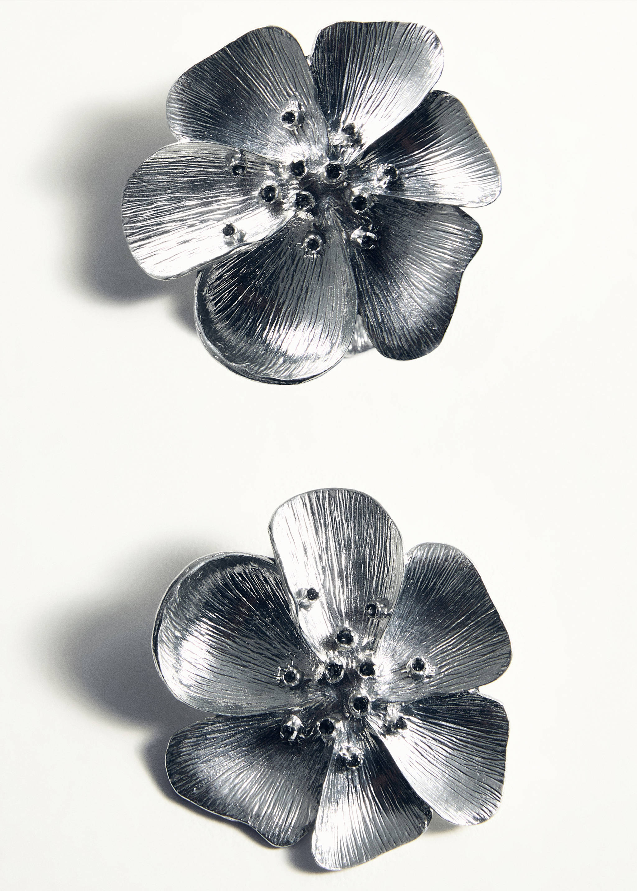 Crystals flower earrings - Details of the article 5