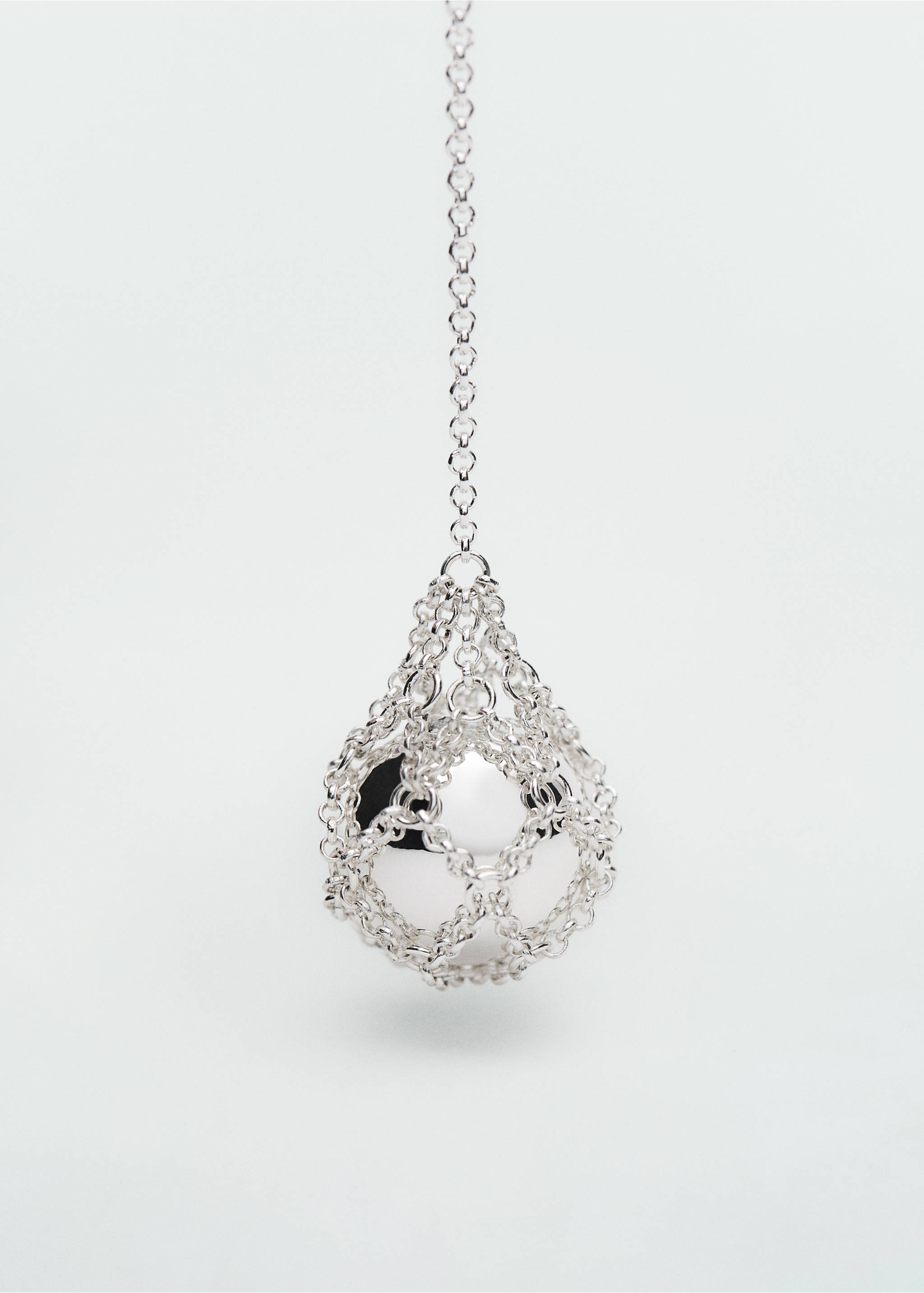 Kettenohrriing mit Kugelanhänger - Detail des Artikels 1, Silber. Ref: 87000477-00.