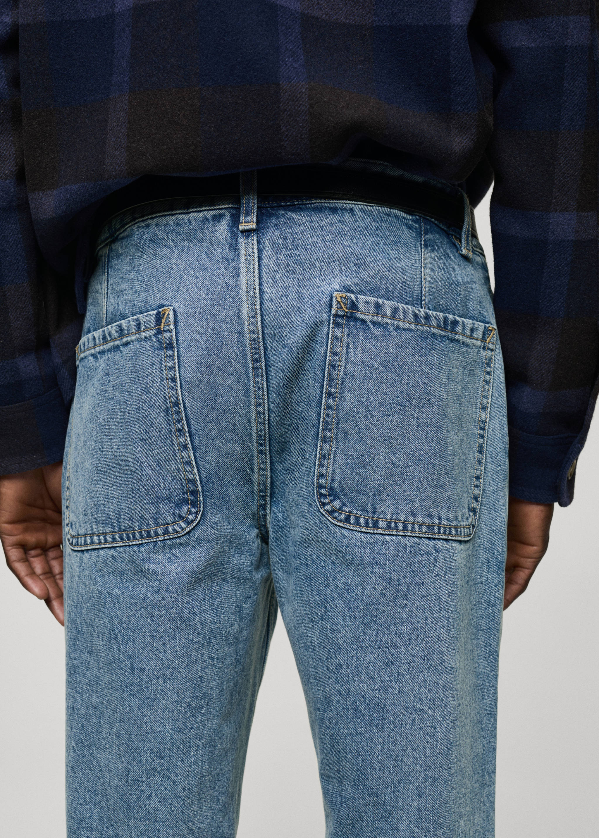 Worn effect straight fit jeans - Details of the article 6
