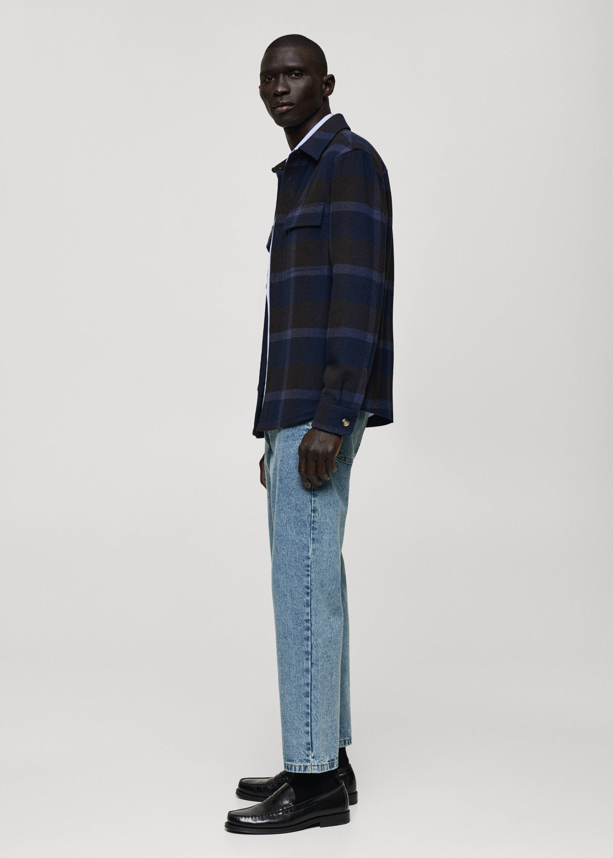 Worn effect straight fit jeans - Details of the article 2