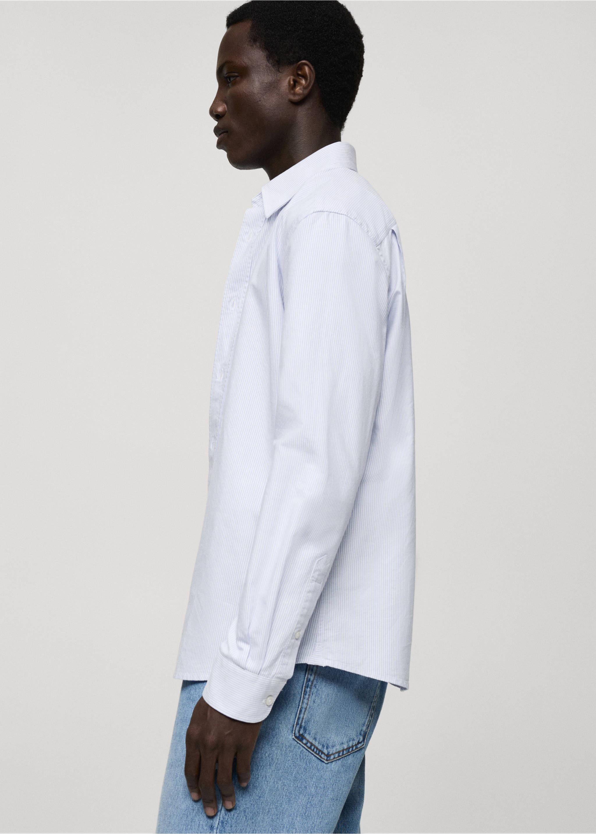 Gestreiftes Hemd aus 100 % Baumwolle - Detail des Artikels 2, Blau. Ref: 87000603-00.