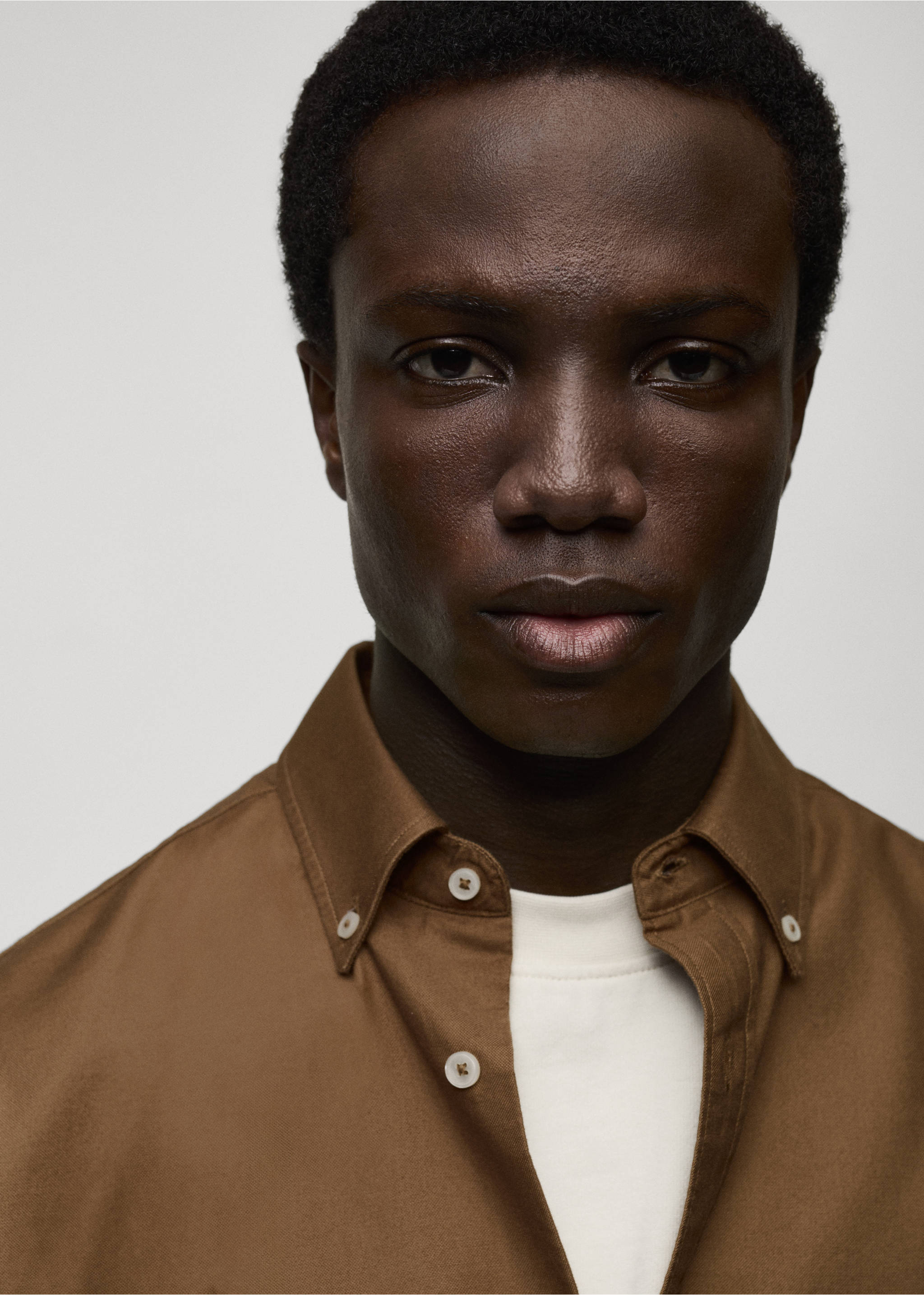 100% cotton Oxford shirt - Details of the article 1, Brown. Ref: 87000604-00.