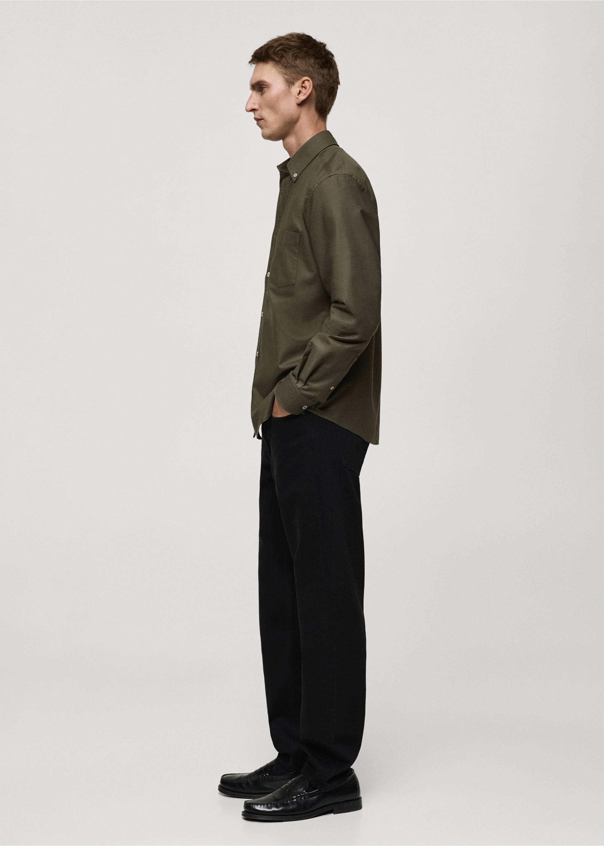 100% cotton Oxford shirt - Details of the article 4, Khaki. Ref: 87000604-00.