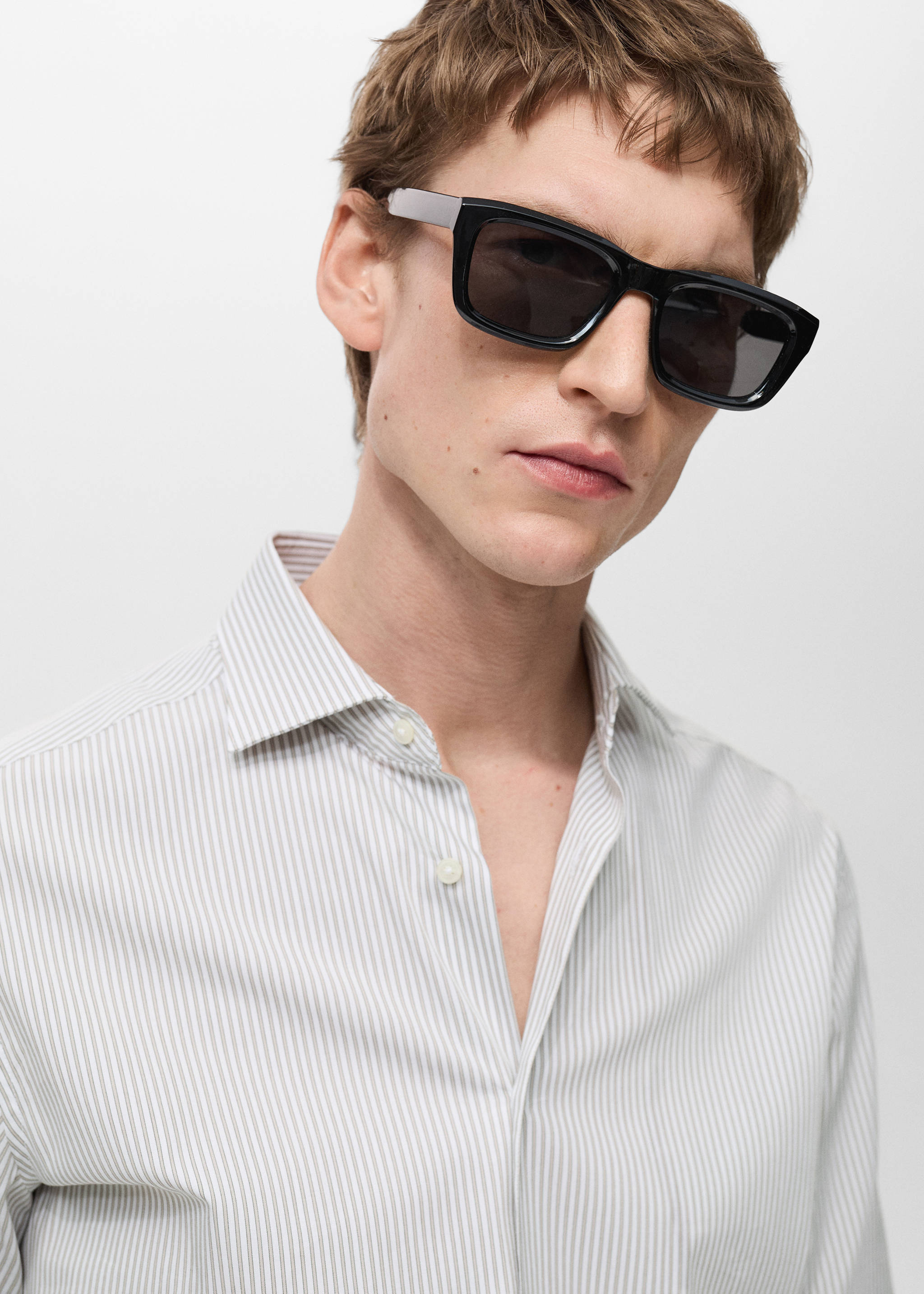 Slim fit striped cotton shirt - Details of the article 1