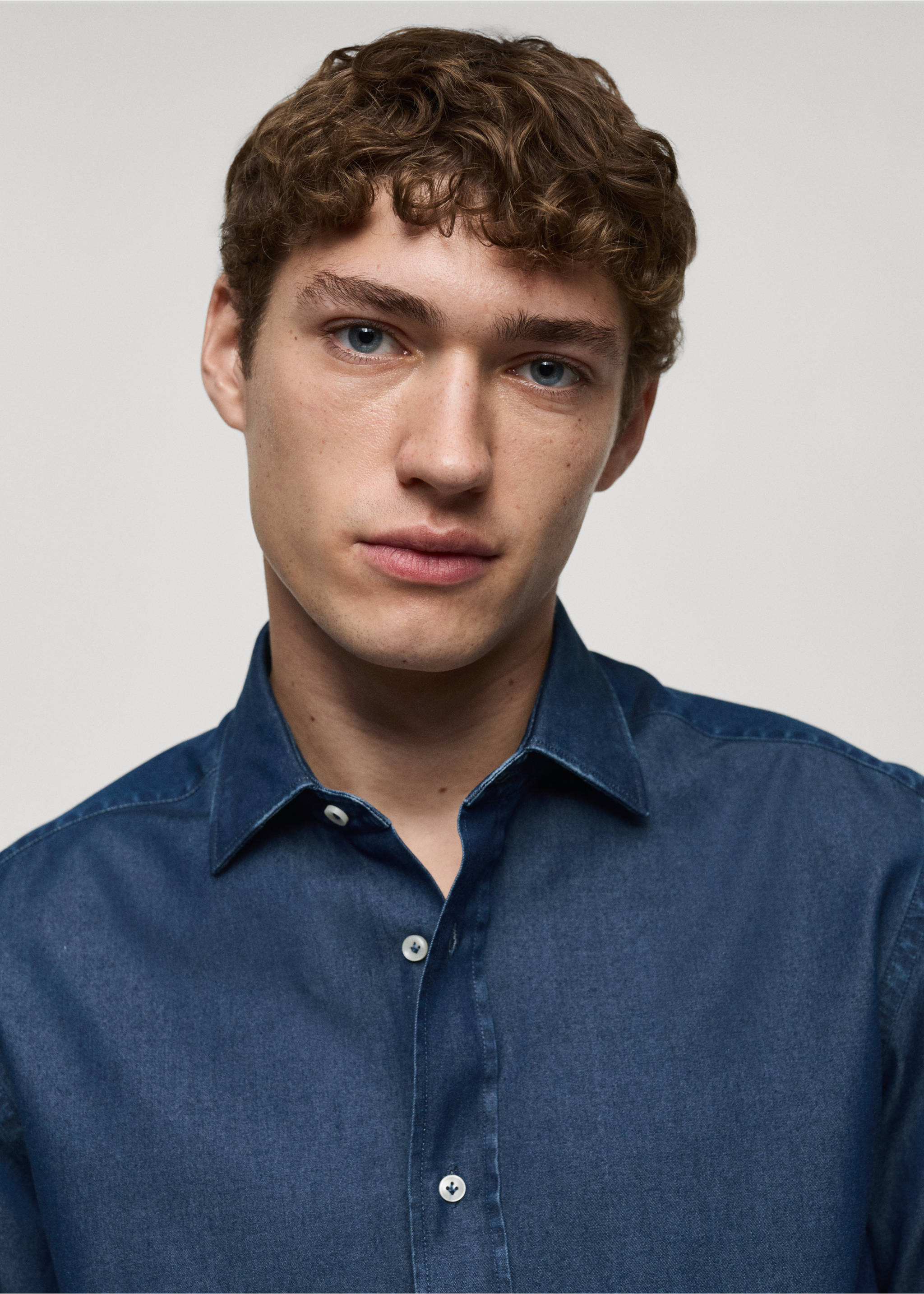 Slim fit cotton chambray shirt - Details of the article 1, Dark Blue. Ref: 87000608-00.