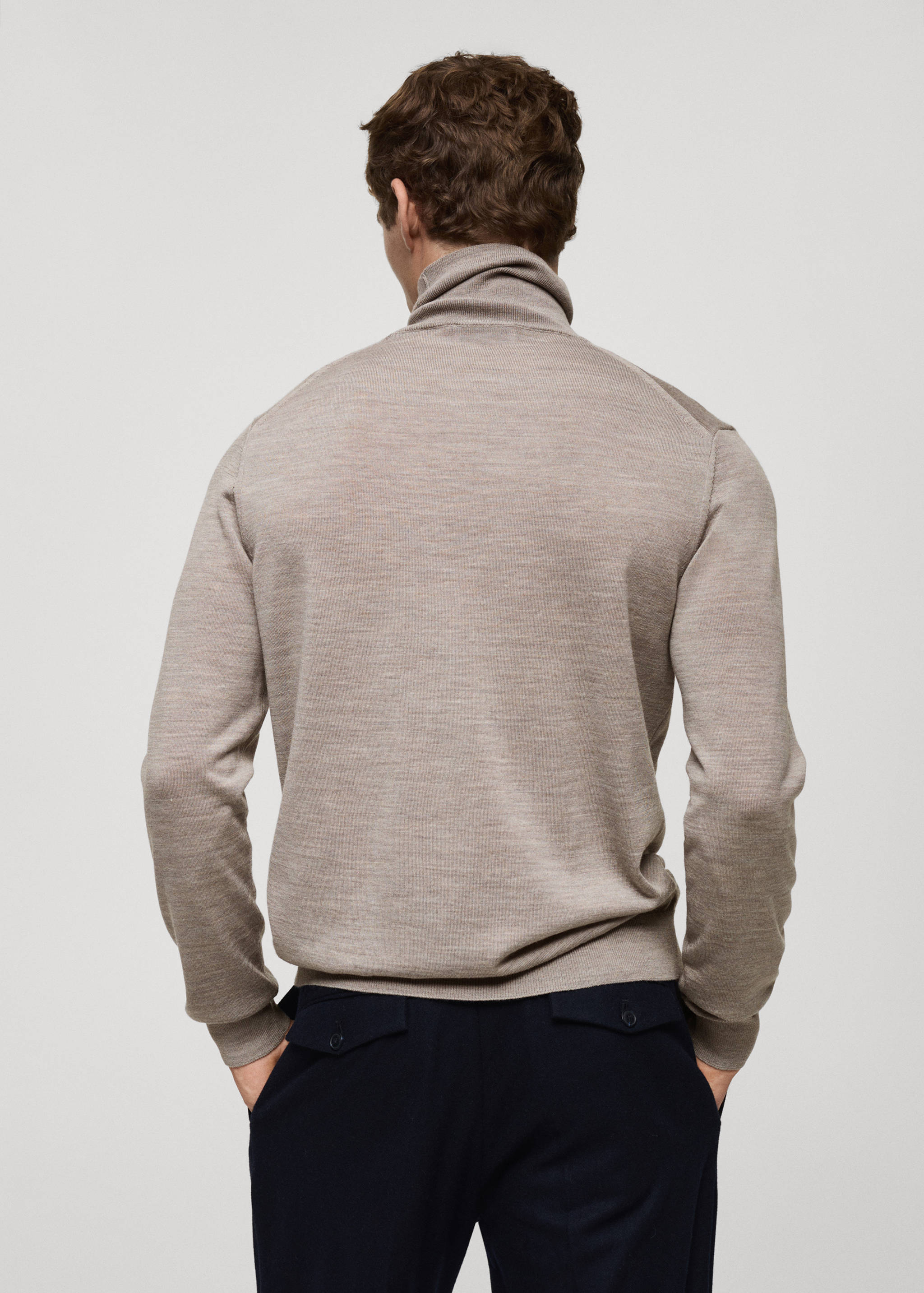 100% merino wool turtleneck sweater - Reverse of the article