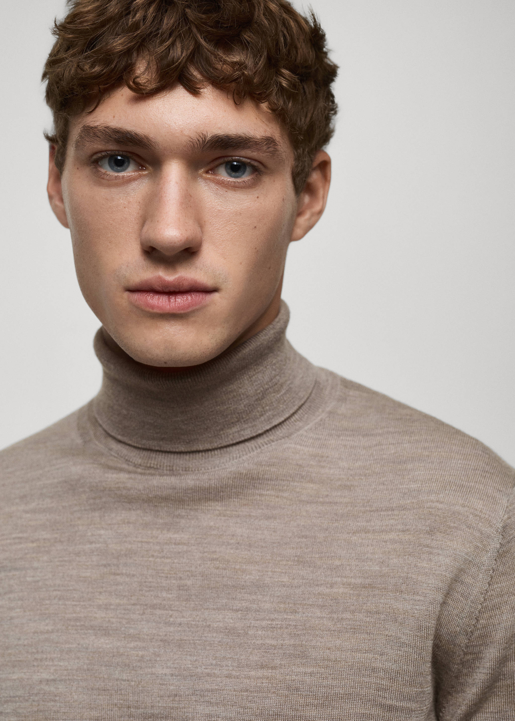 100% merino wool turtleneck sweater - Details of the article 1